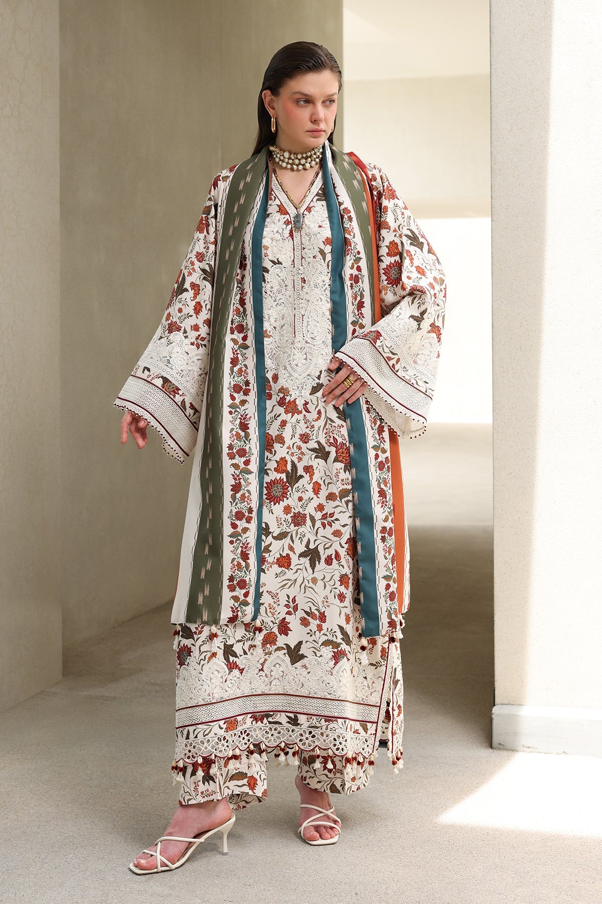 EMBROIDERED VISCOSE SILK UF-4557