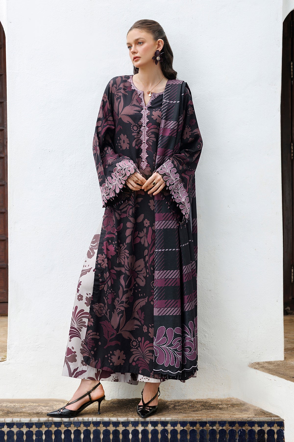 EMBROIDERED VISCOSE SILK UF-4587