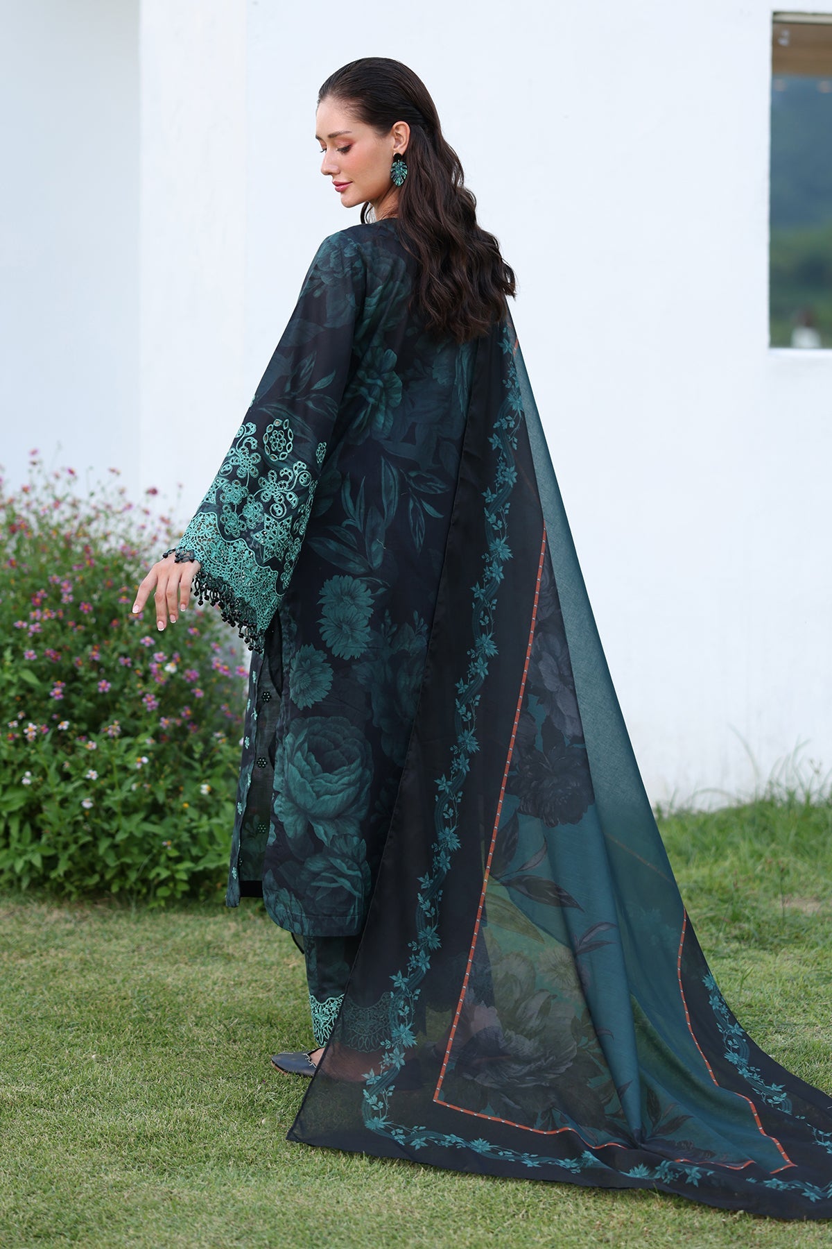 EMBROIDERED PRINTED LAWN UF-4245