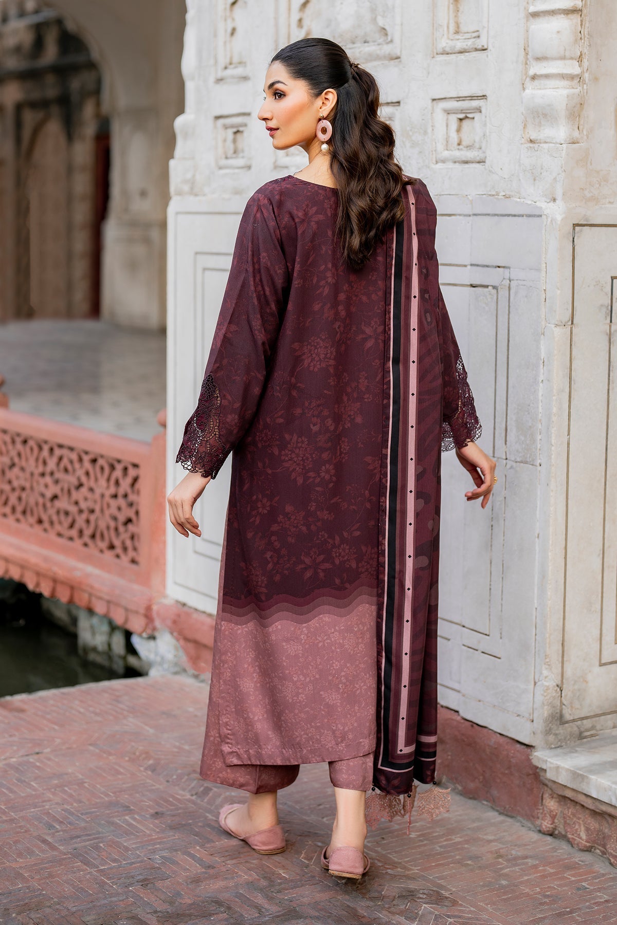 EMBROIDERED KHADDAR SF-721
