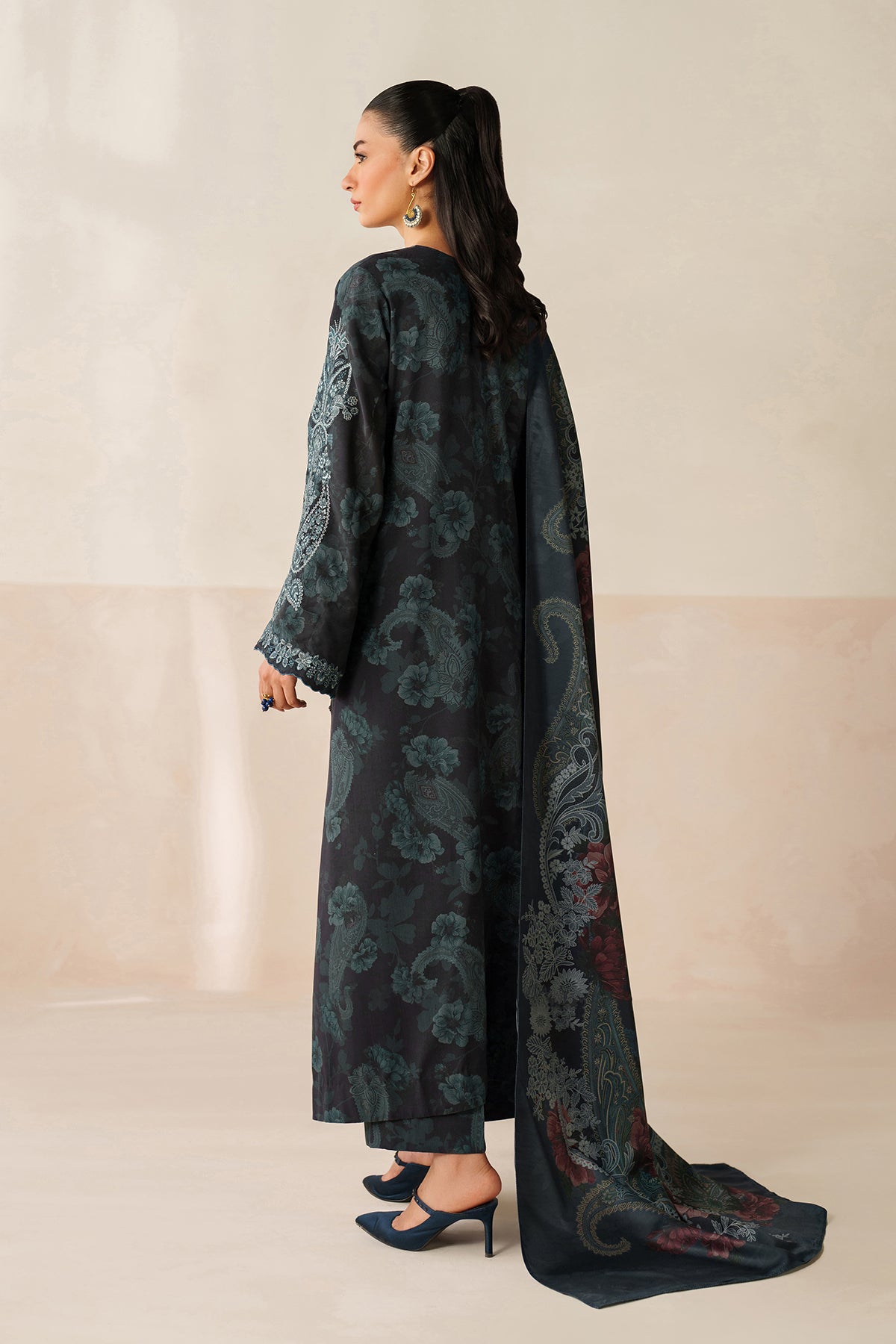 EMBROIDERED VISCOSE SILK UF-4280