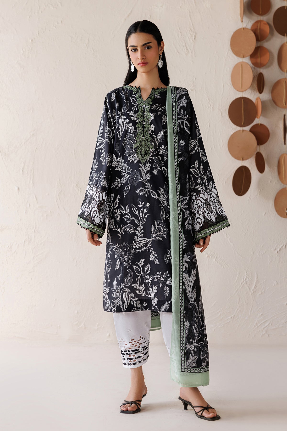 EMBROIDERED LAWN UF-4515