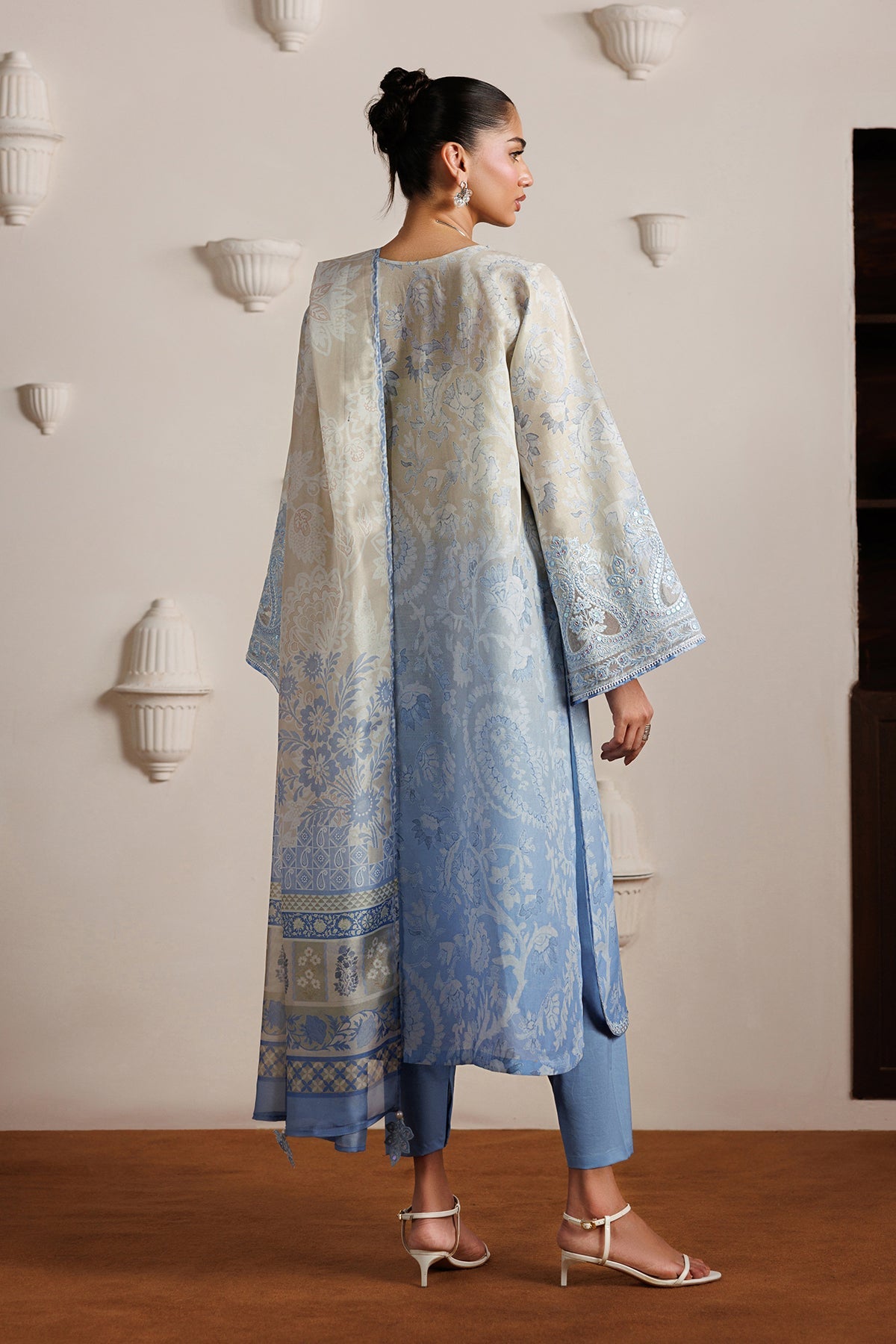 EMBROIDERED LAWN UF-4524