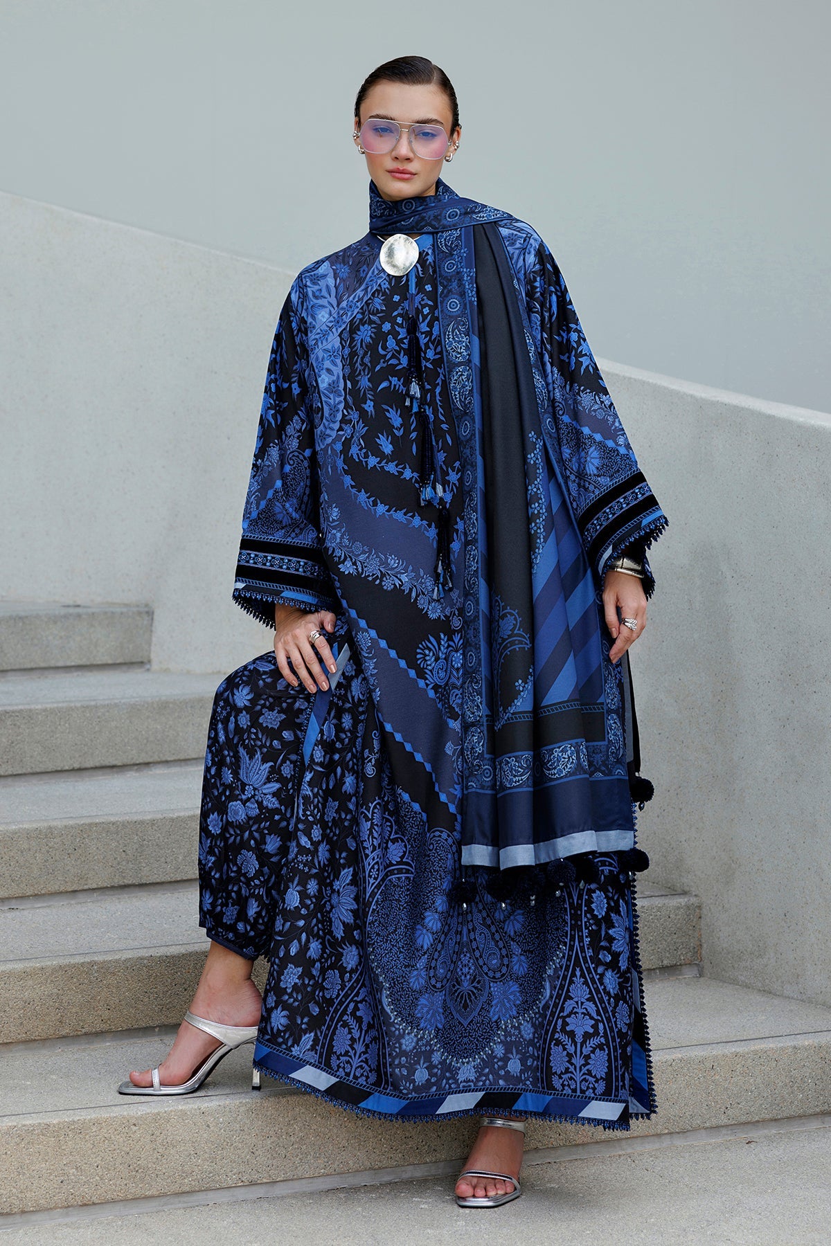 EMBROIDERED VISCOSE SILK UF-4602
