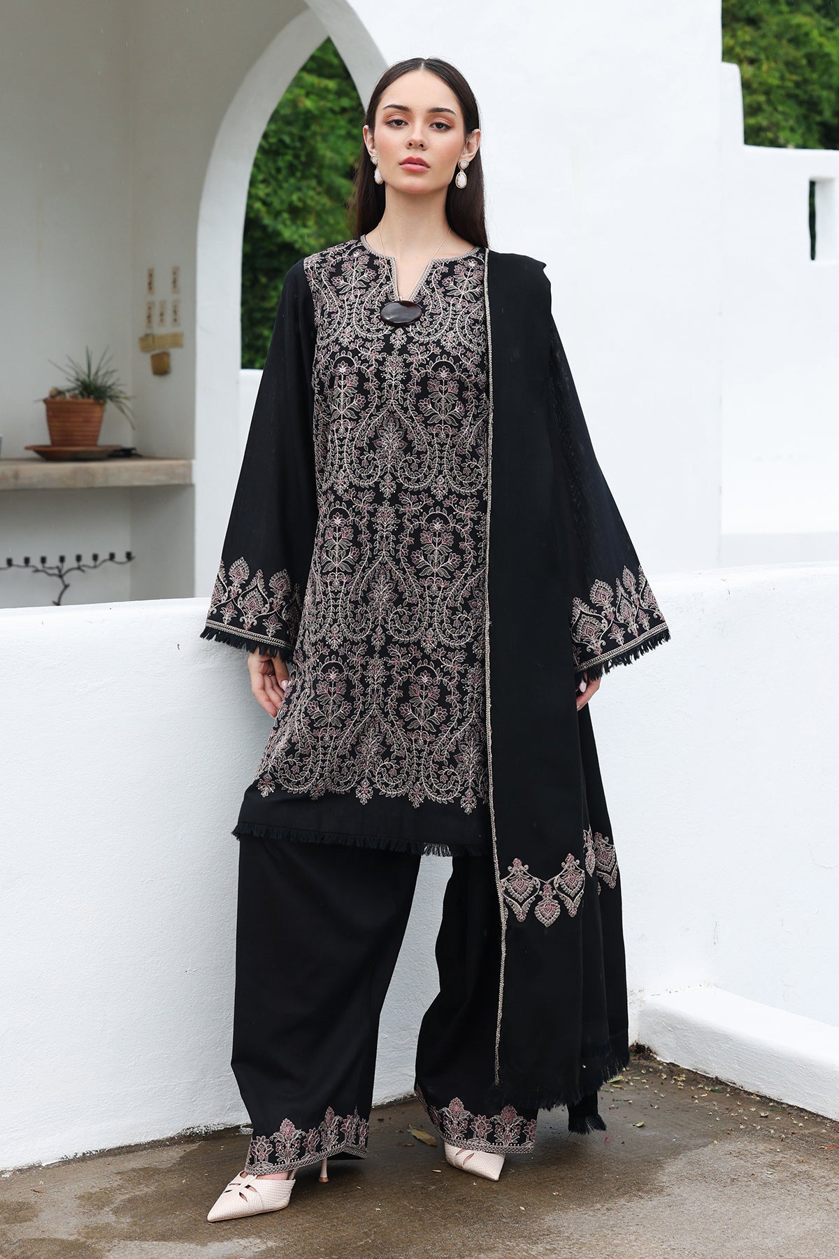 EMBROIDERED KHADDAR UF-4622