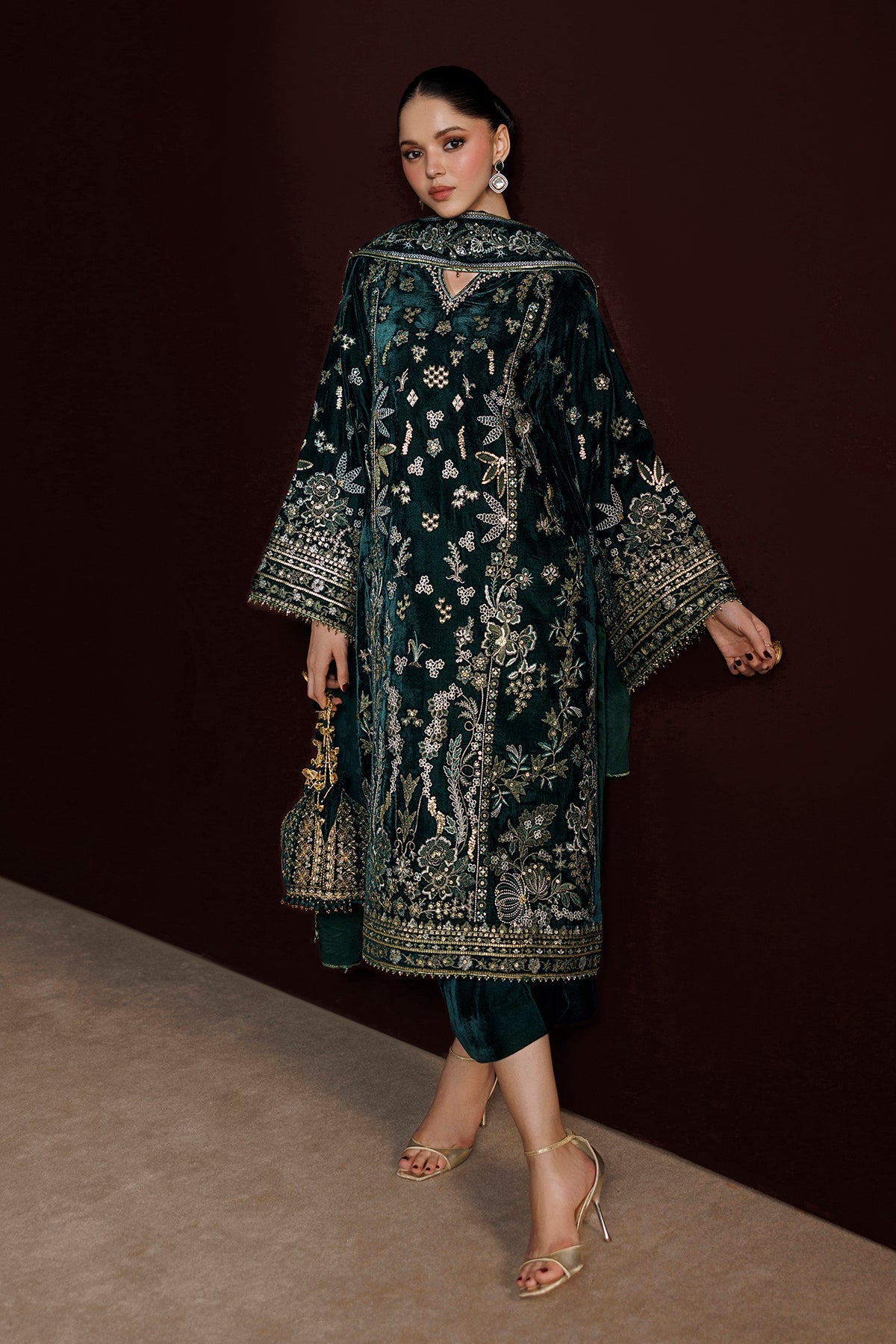 EMBROIDERED VELVET UF-4554