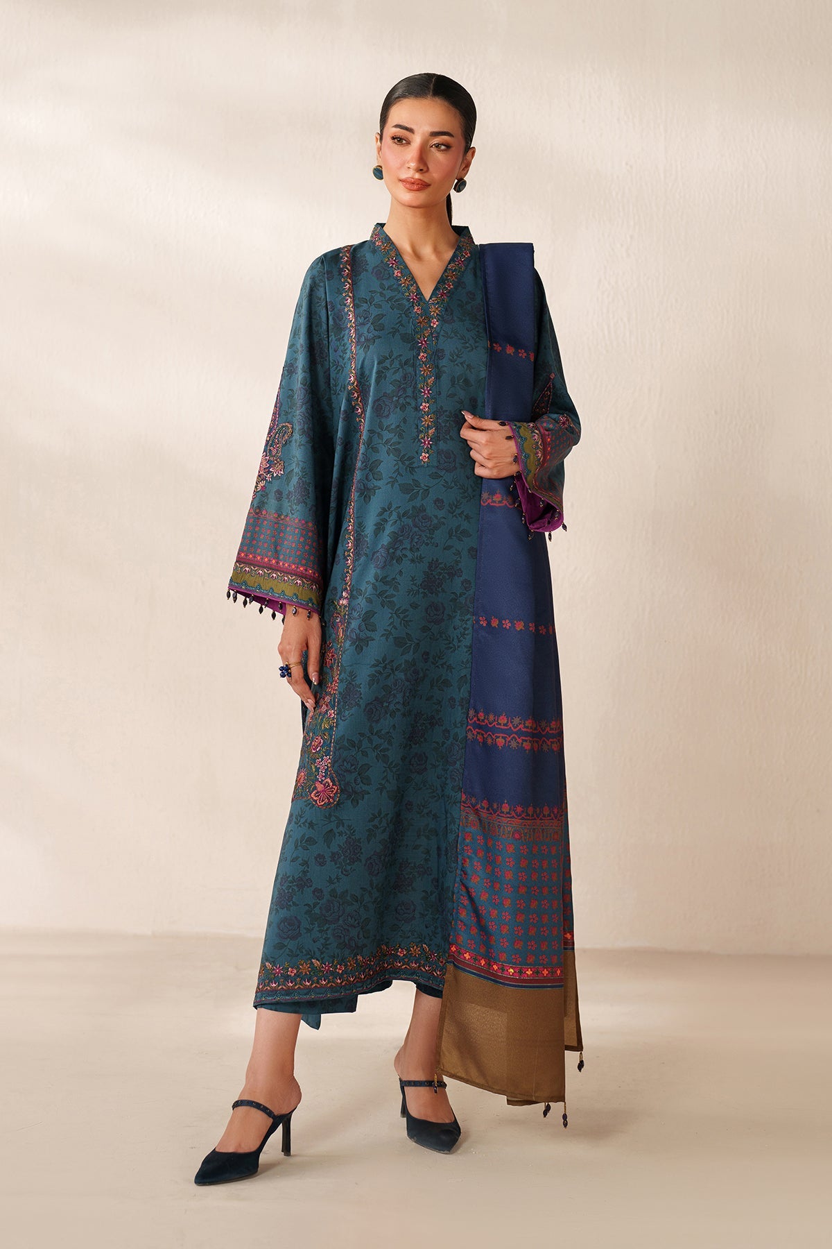 EMBROIDERED KHADDAR SF-4359