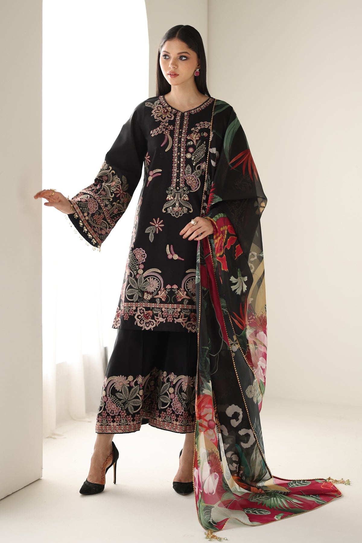 EMBROIDERED SILK SF-4175