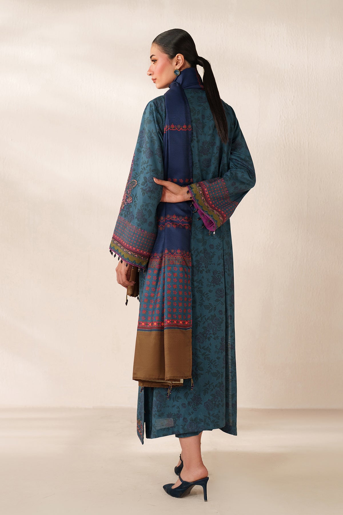 EMBROIDERED KHADDAR SF-4359