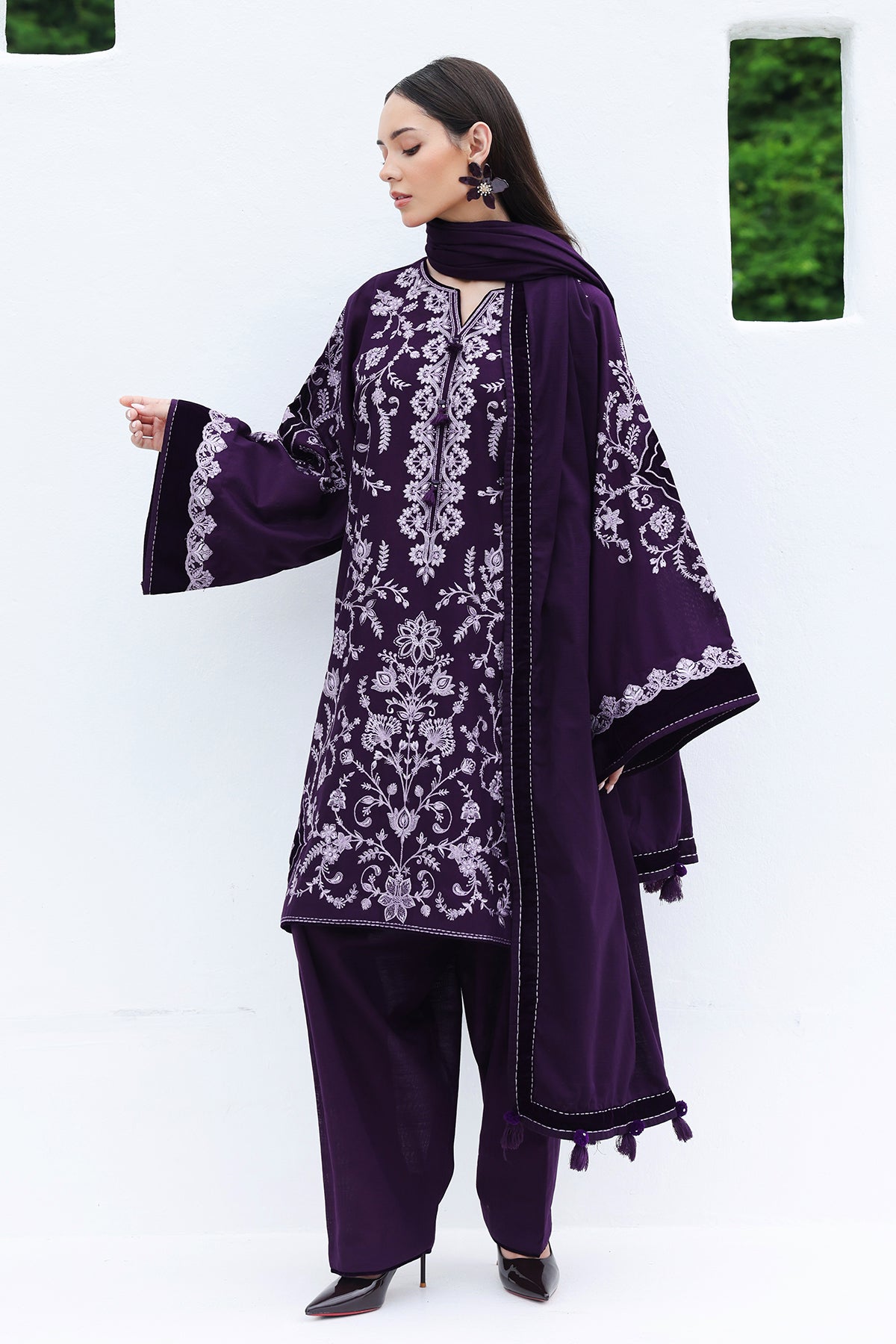 EMBROIDERED KHADDAR UF-4615