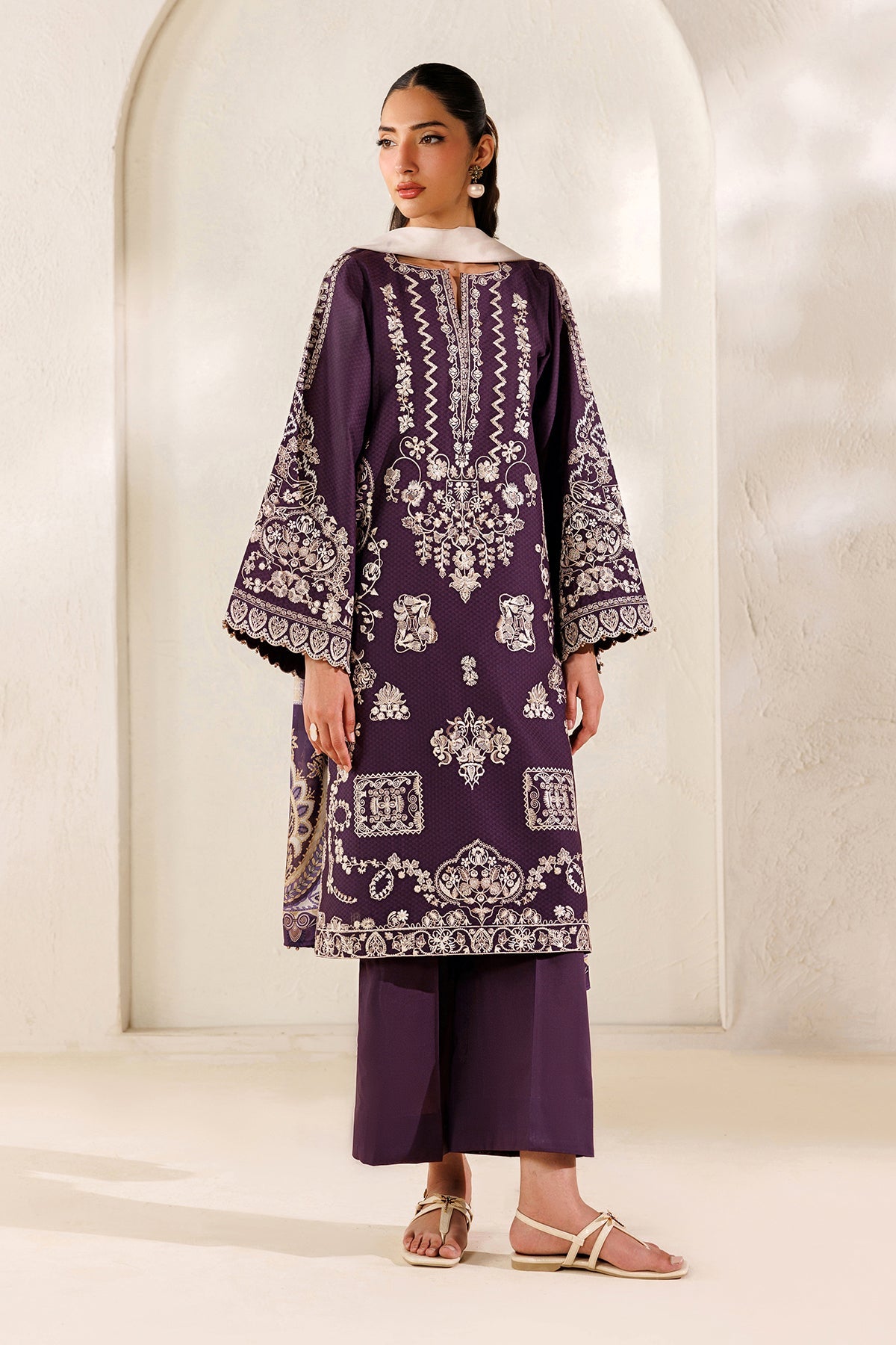 EMBROIDERED SELF JACQUARD UF-4479