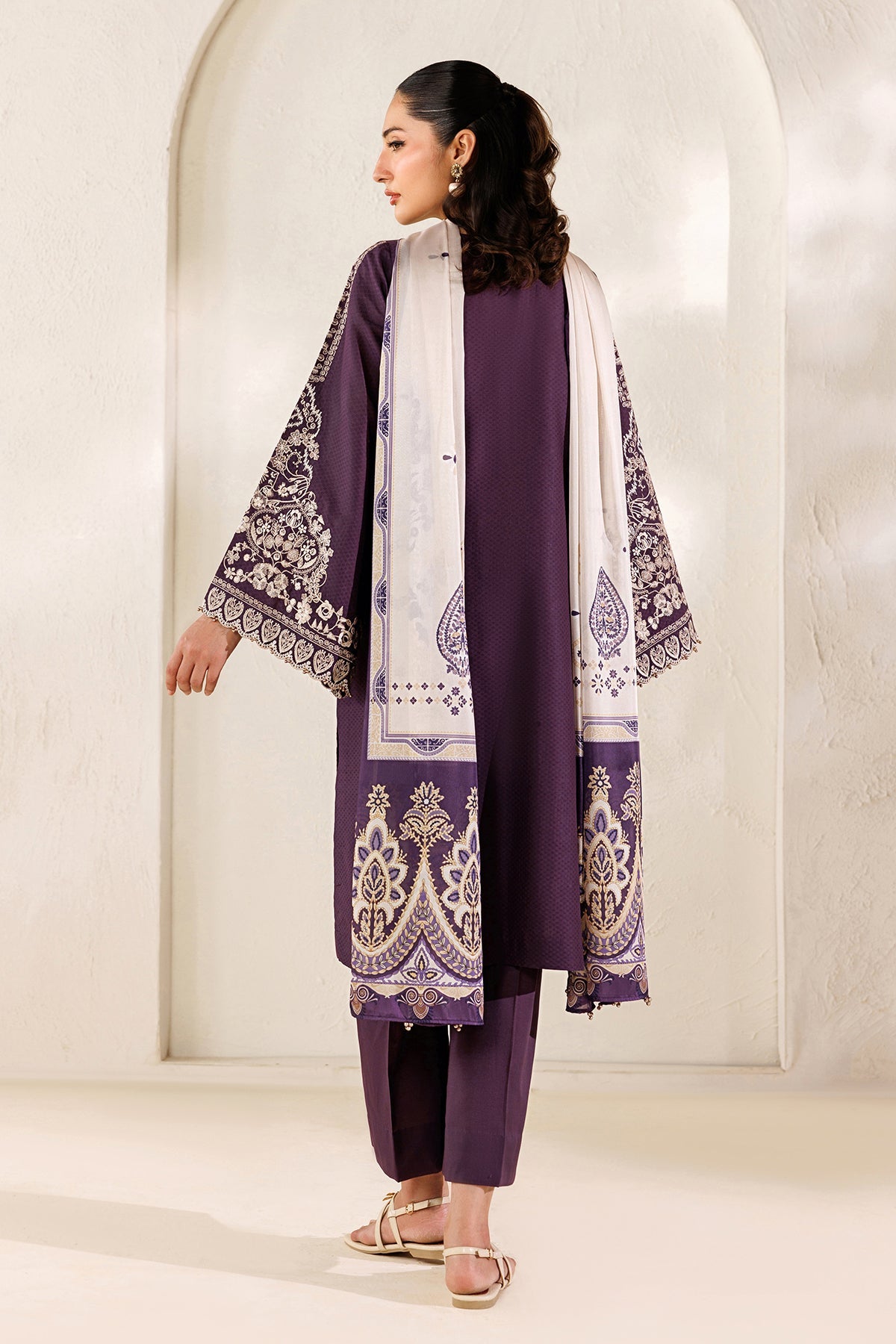 EMBROIDERED SELF JACQUARD UF-4479