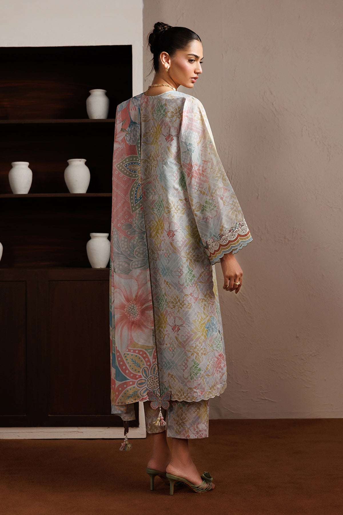 EMBROIDERED LAWN UF-4526