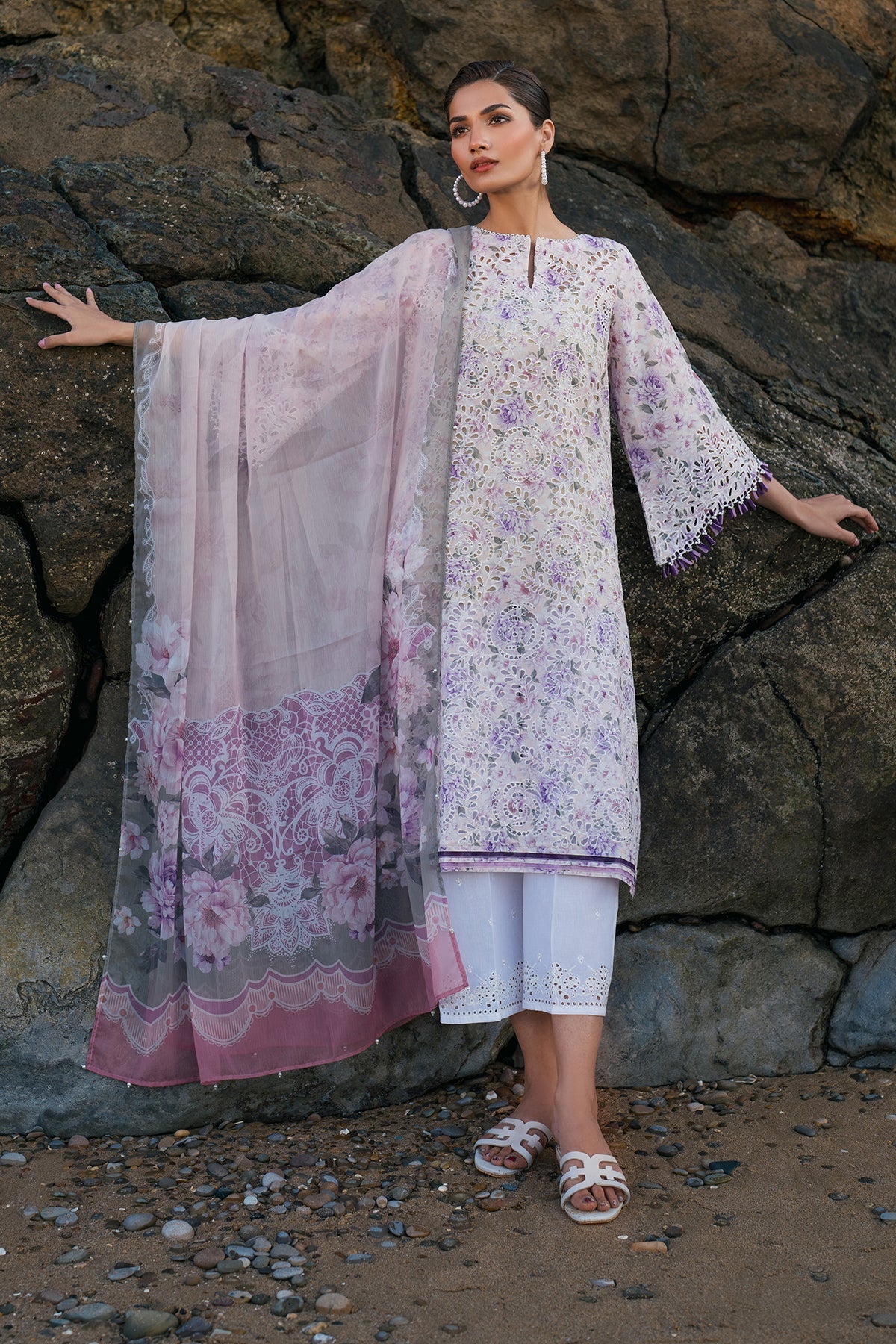 EMBROIDERED PRINTED LAWN UF-4133