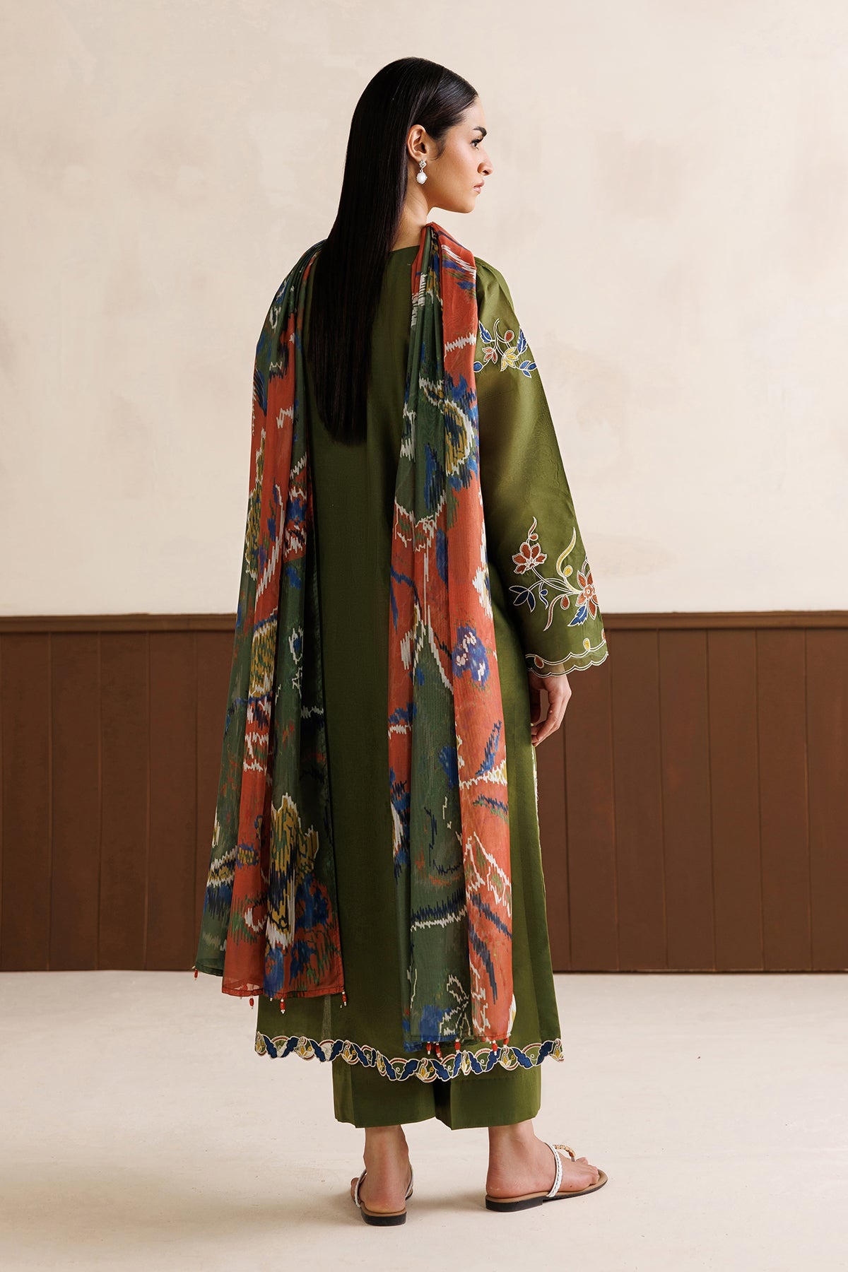 EMBROIDERED LAWN UF-4472
