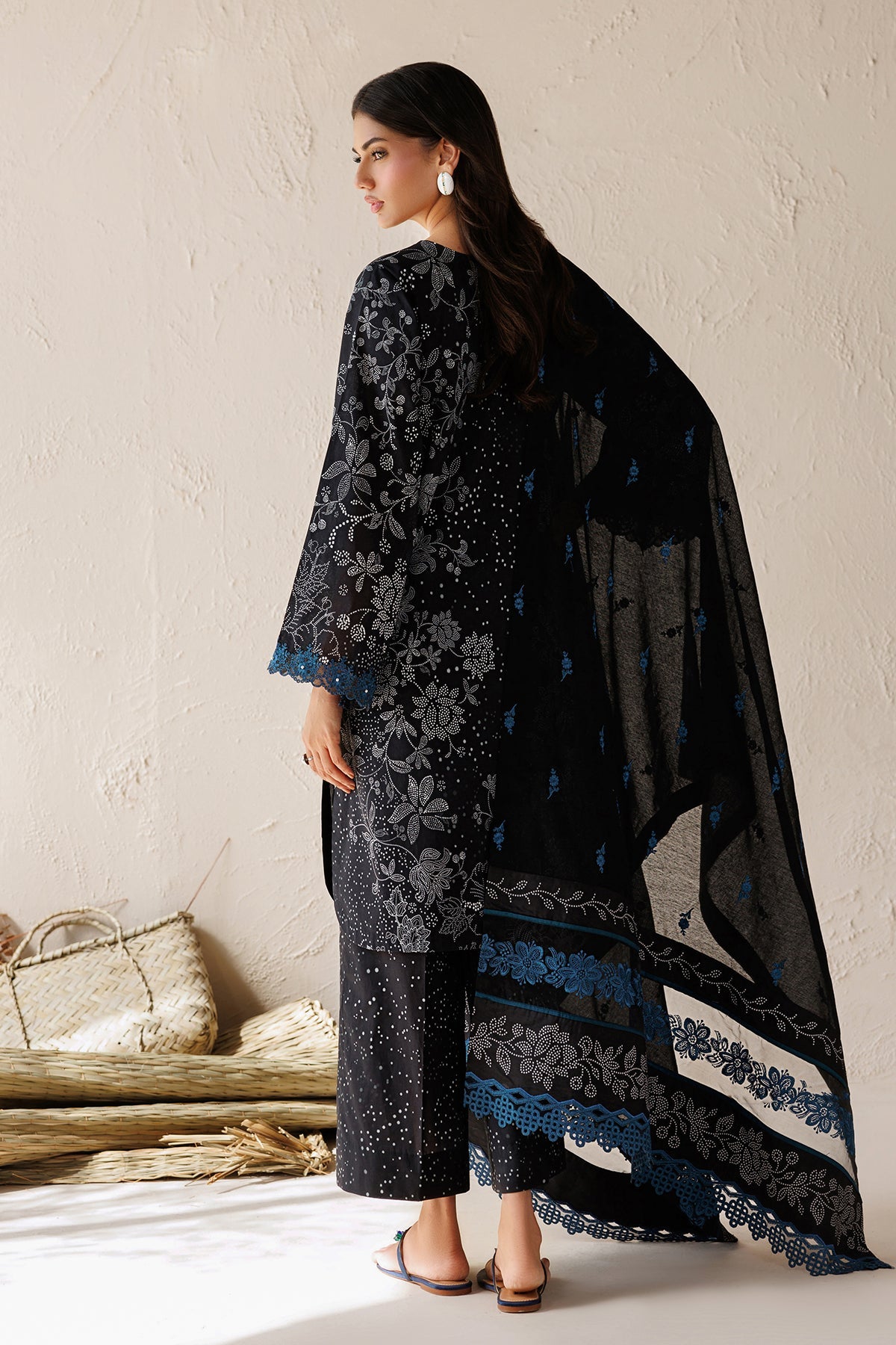 EMBROIDERED LAWN UF-4518