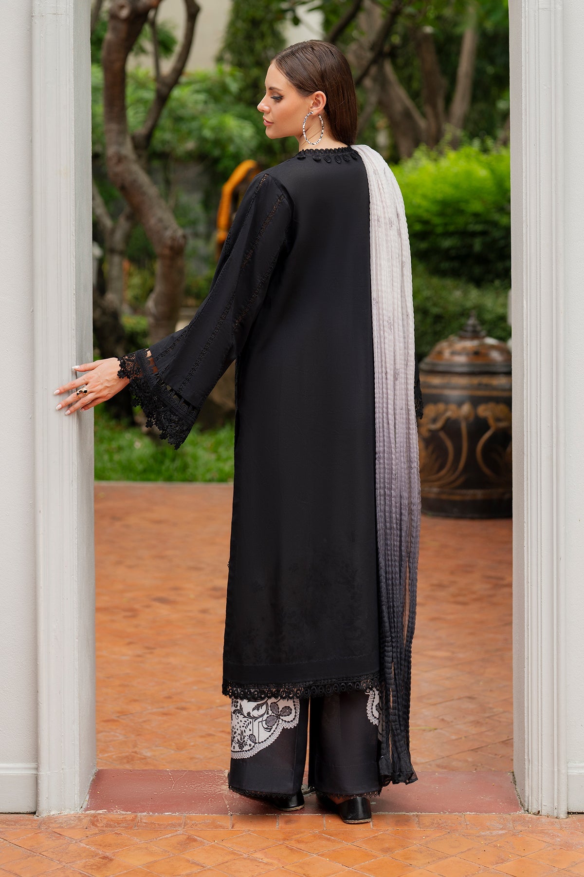 EMBROIDERED LAWN UF-4194