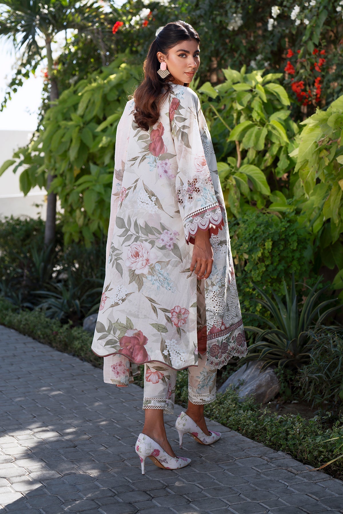 EMBROIDERED PRINTED LAWN UF-4070