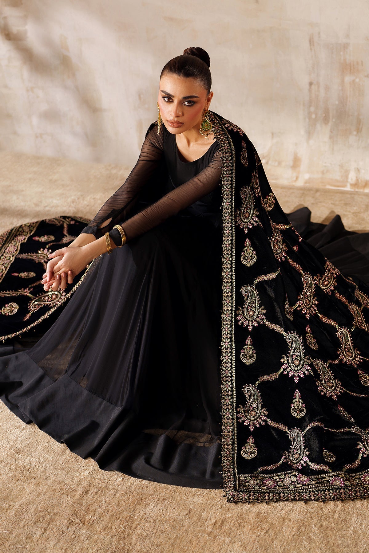 EMBROIDERED VELVET SHAWL VS-61