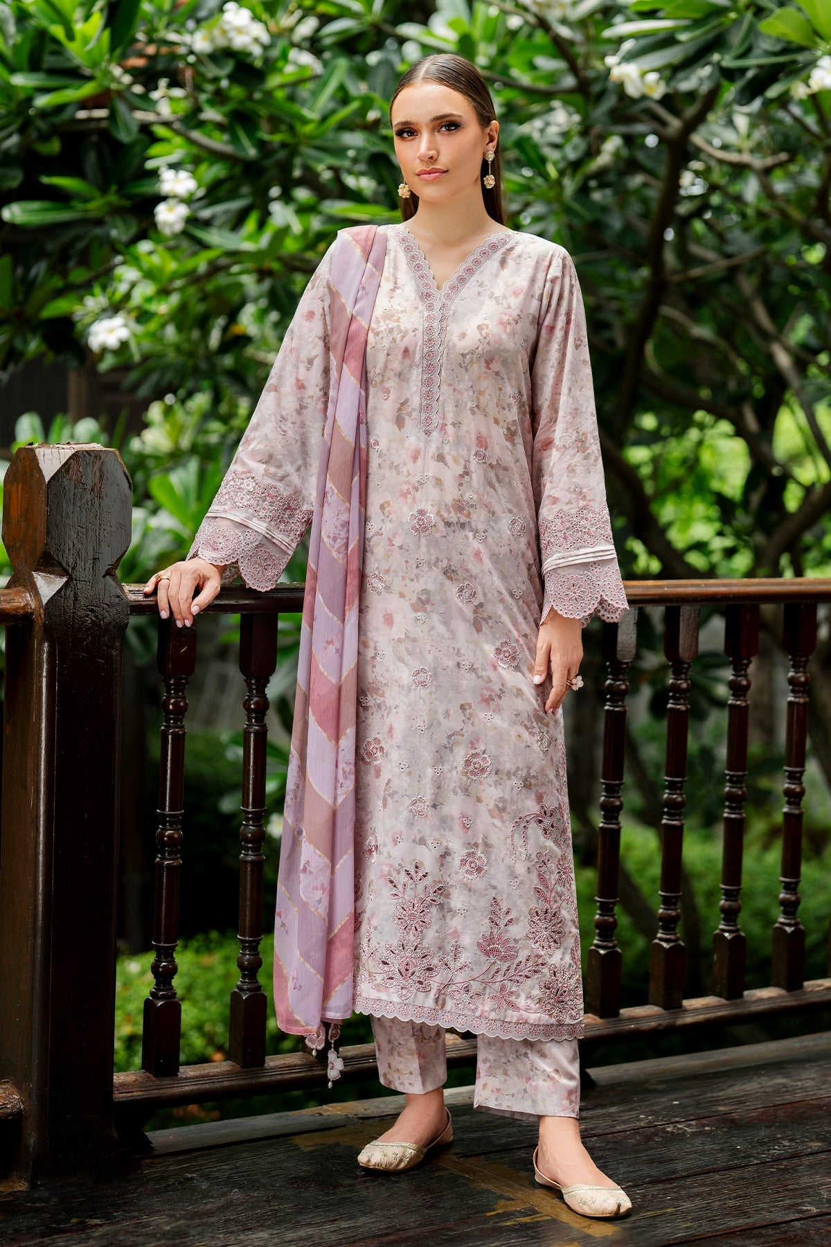 EMBROIDERED LAWN UF-4273