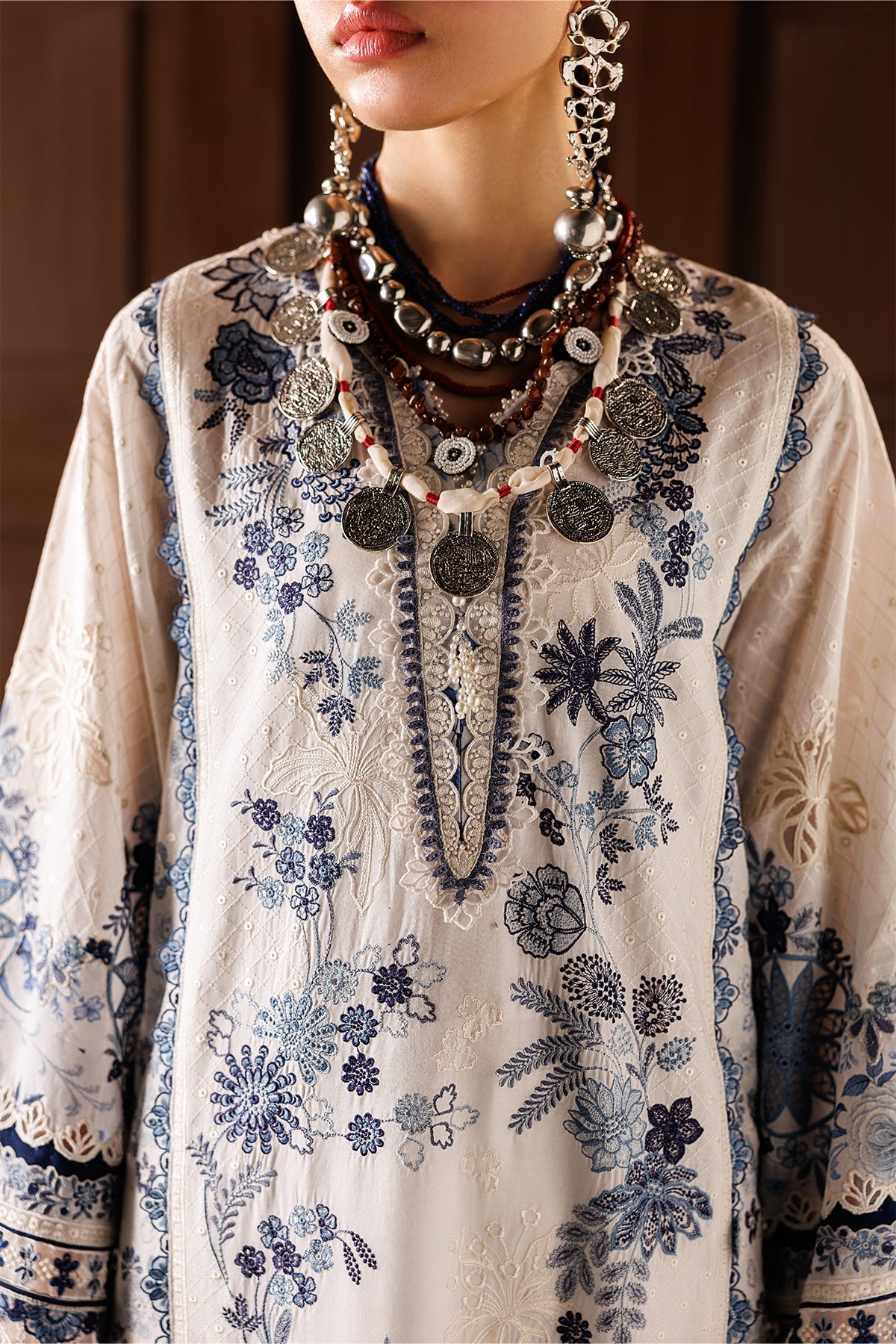 EMBROIDERED LAWN EL26-D06 STITCHED