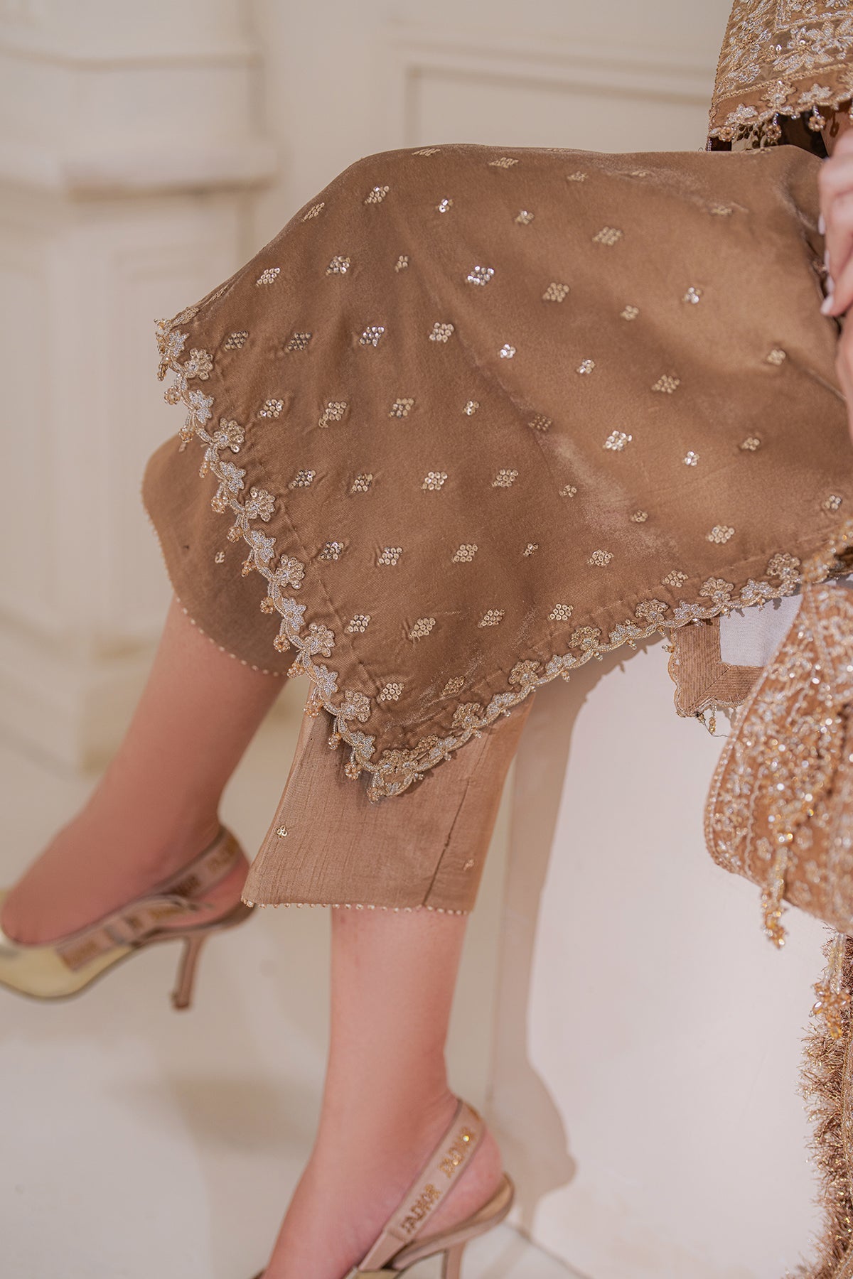 EMBROIDERED VELVET SF-754