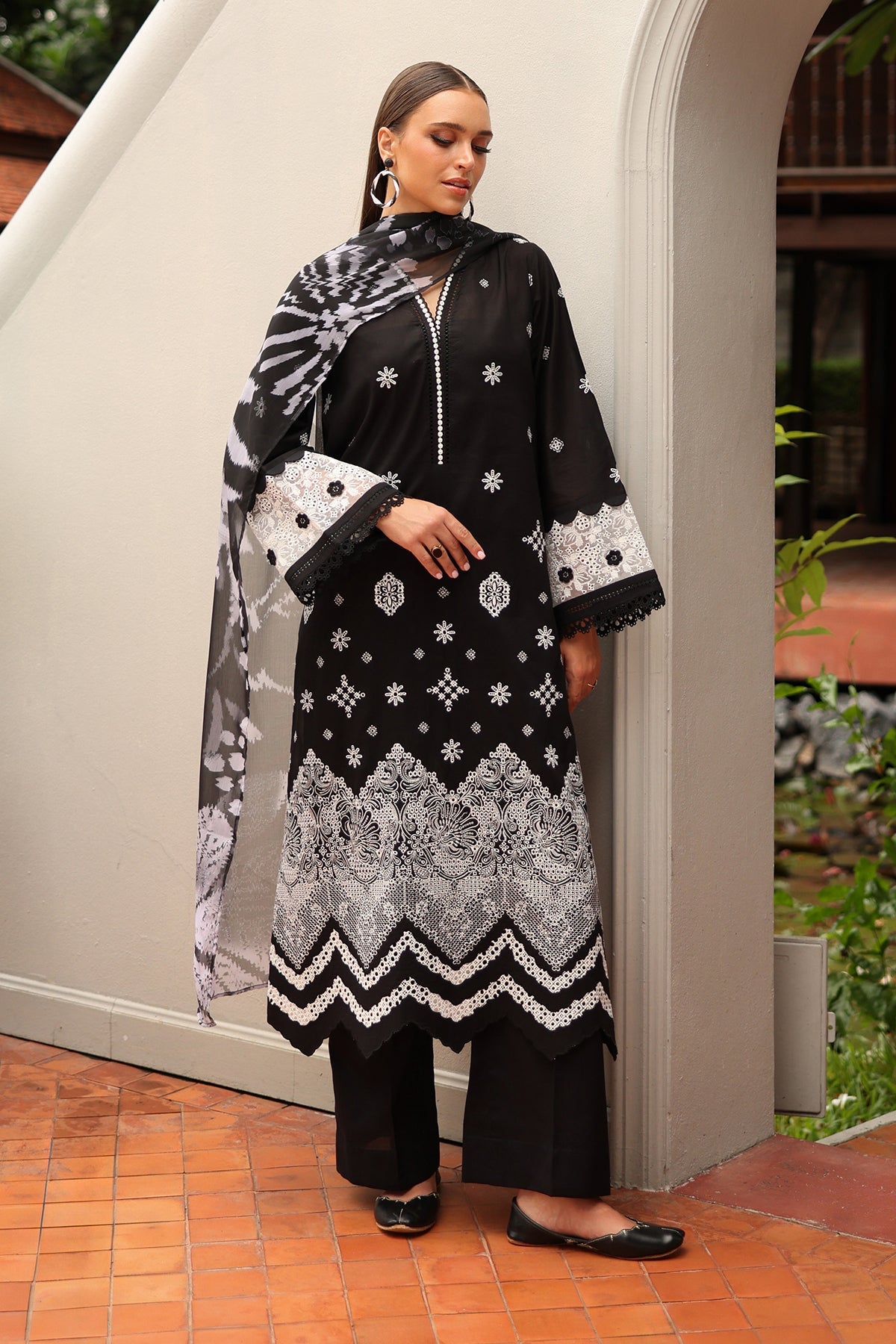 EMBROIDERED LAWN SF-4192