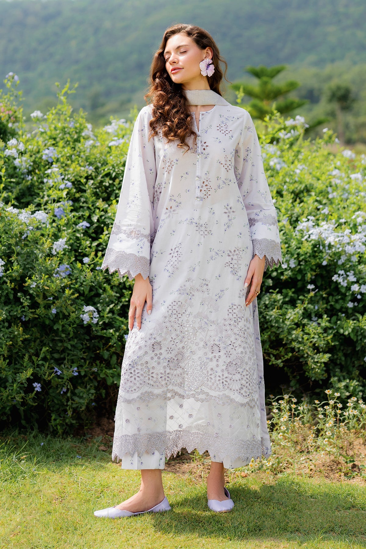 EMBROIDERED LAWN UF-4211