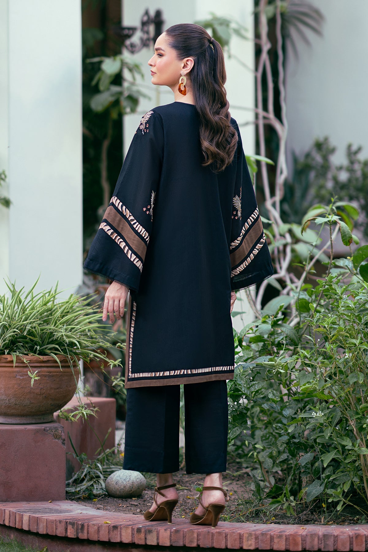 EMBROIDERED KHADDAR PR-1025