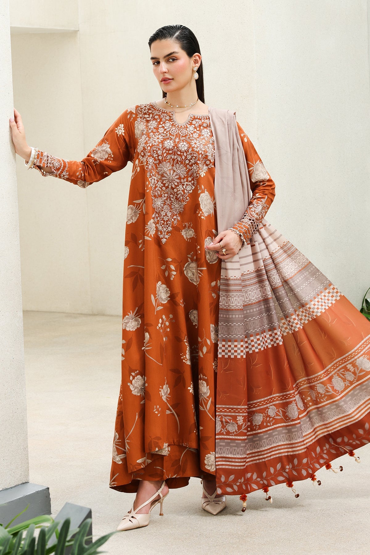 EMBROIDERED VISCOSE SILK UF-4626