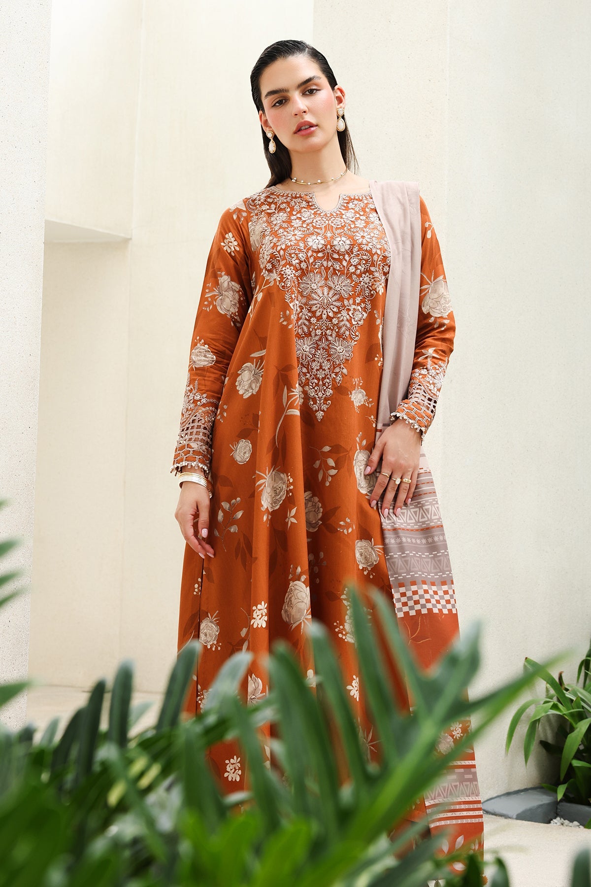 EMBROIDERED VISCOSE SILK UF-4626