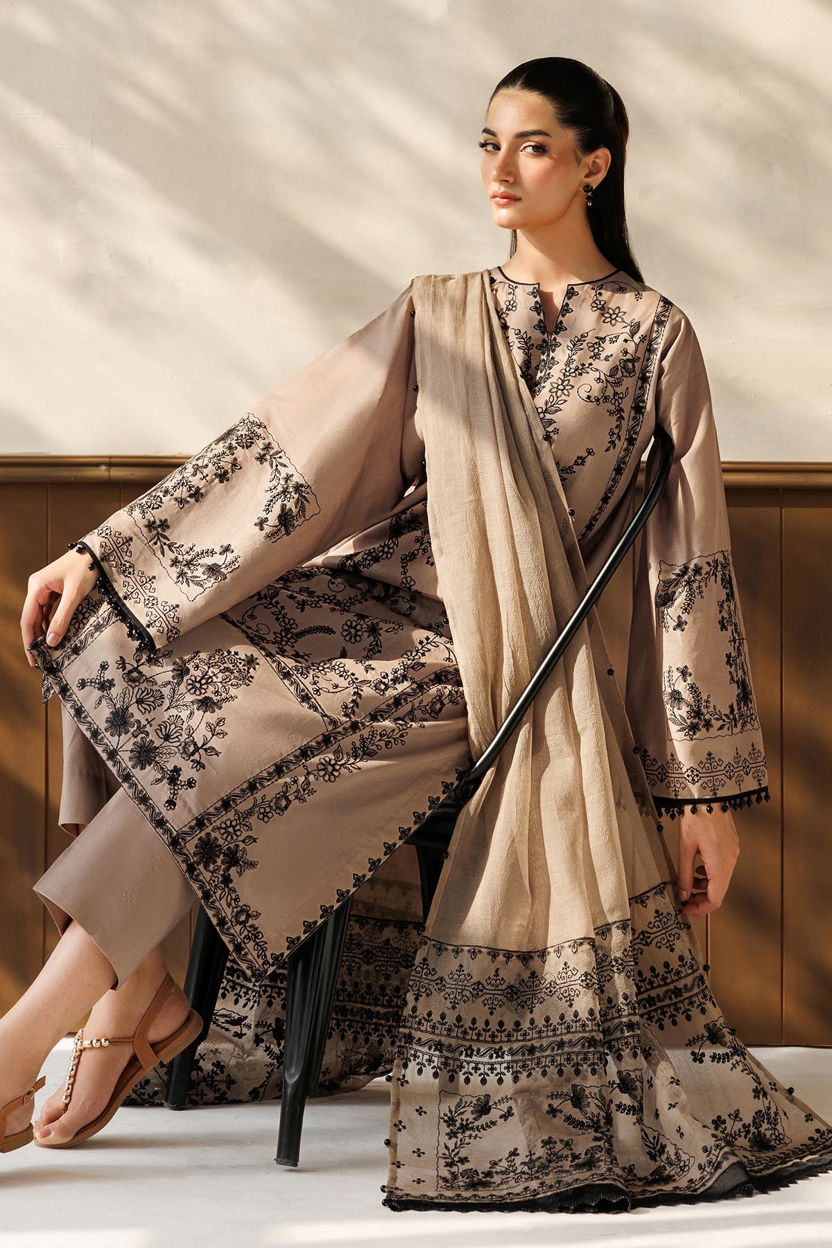 EMBROIDERED LAWN UF-4502