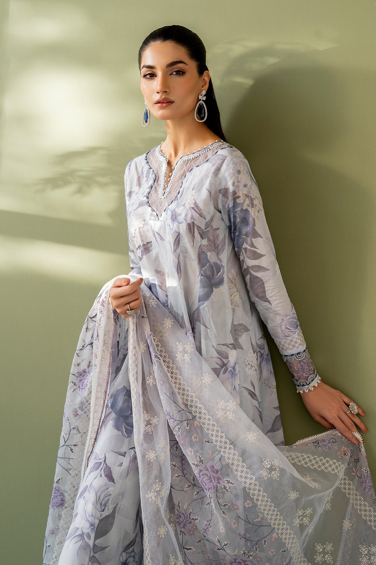 EMBROIDERED LAWN UF-4173