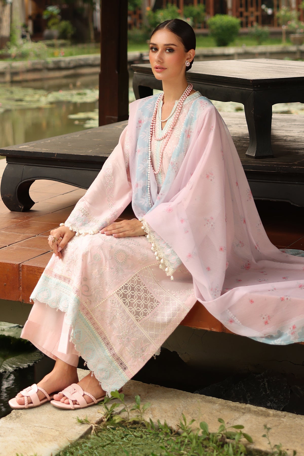 EMBROIDERED LAWN UF-4260