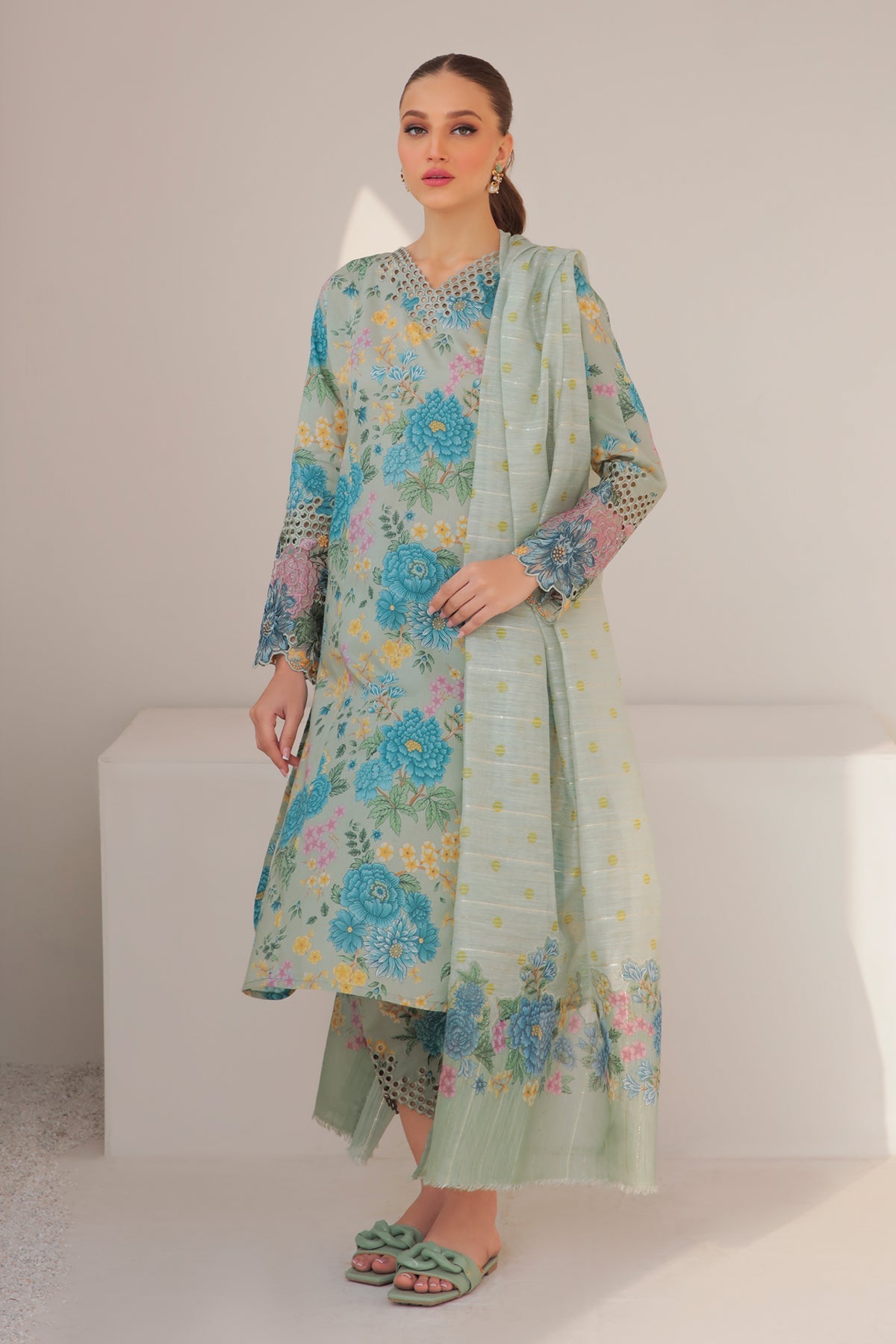 EMBROIDERED LAWN UF-310