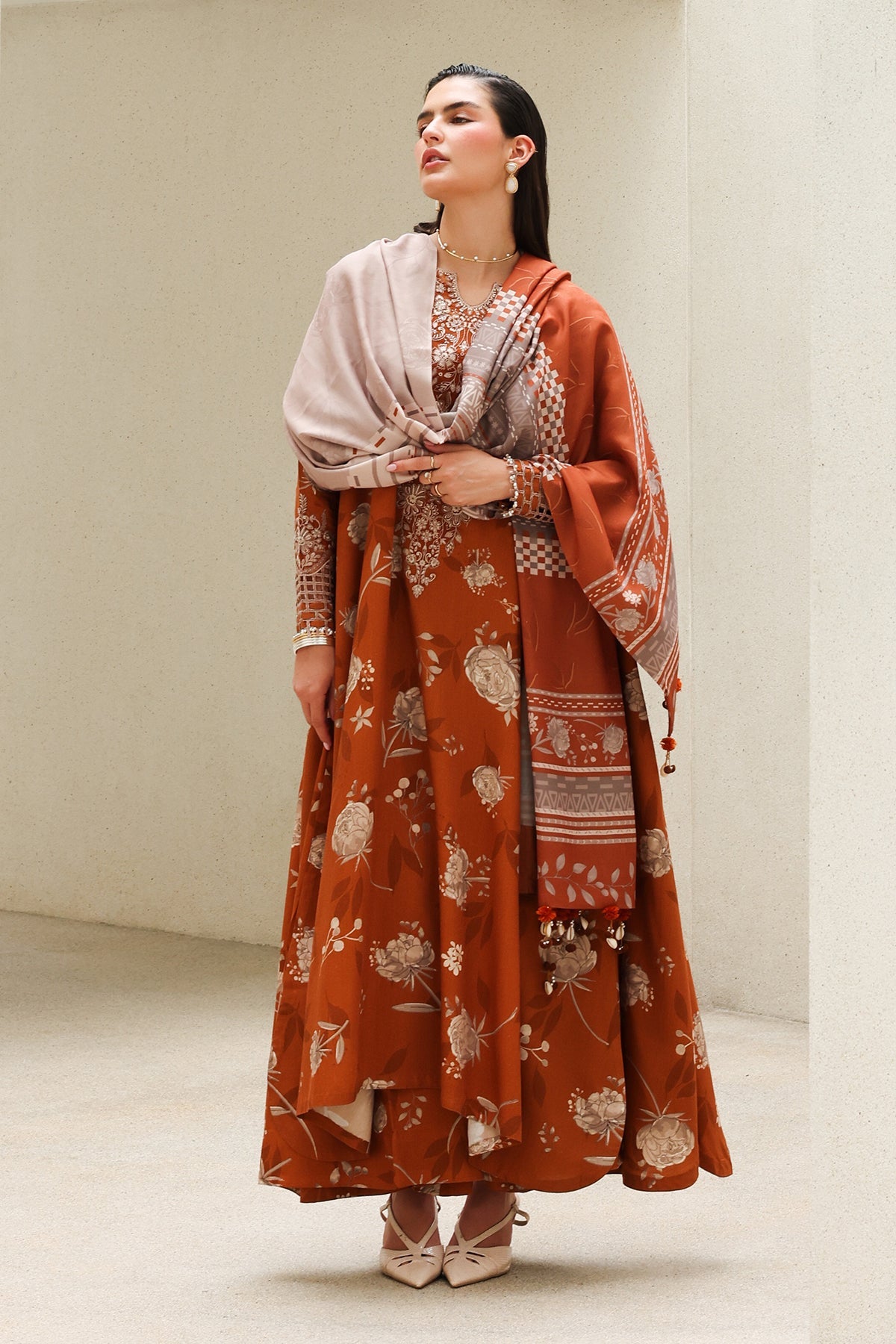 EMBROIDERED VISCOSE SILK UF-4626