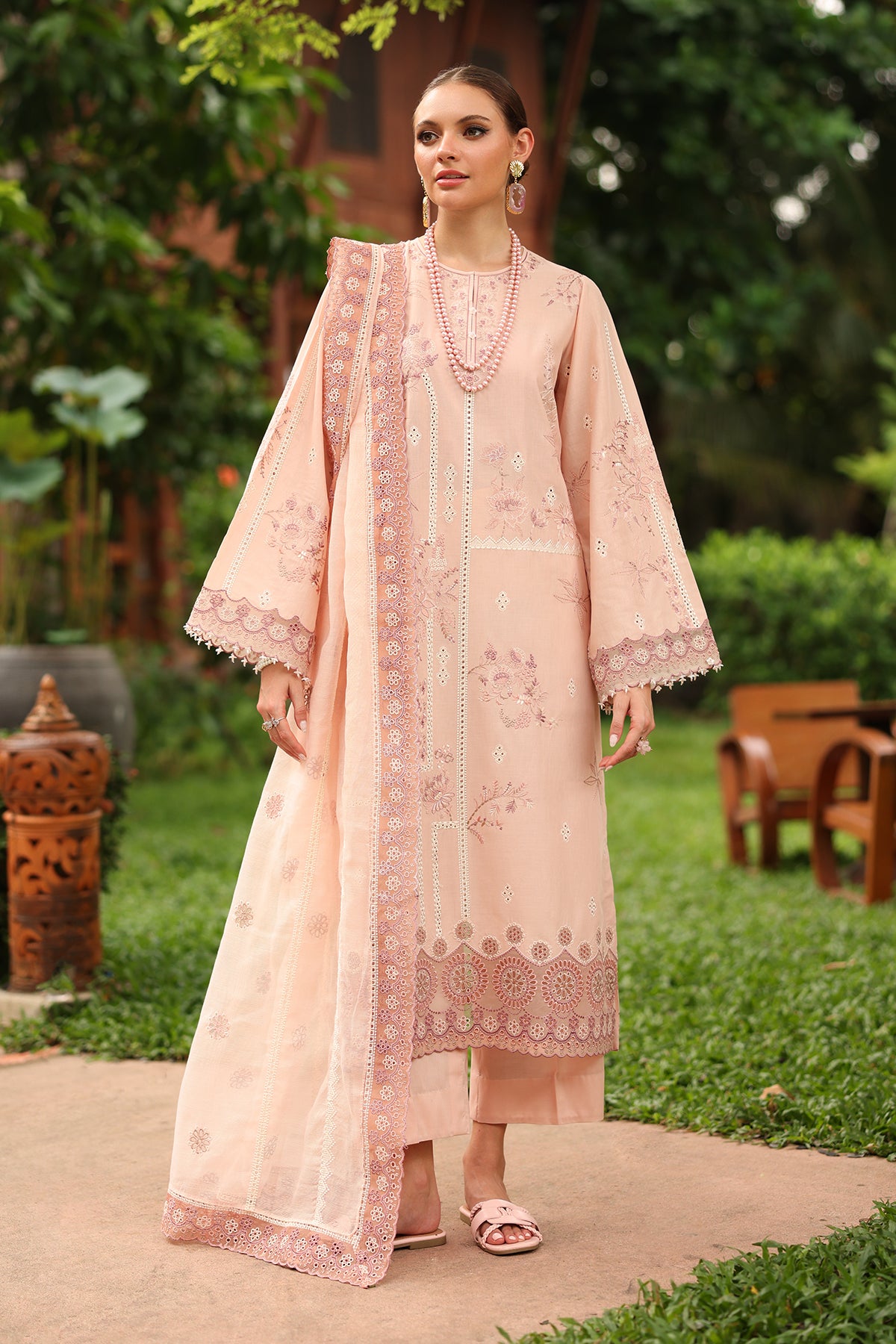 EMBROIDERED LAWN SF-4261