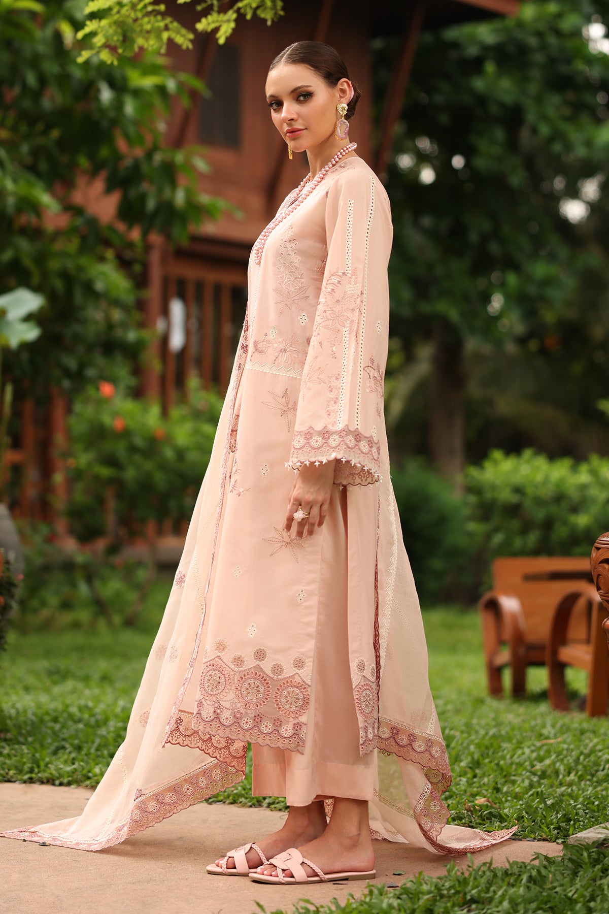 EMBROIDERED LAWN SF-4261