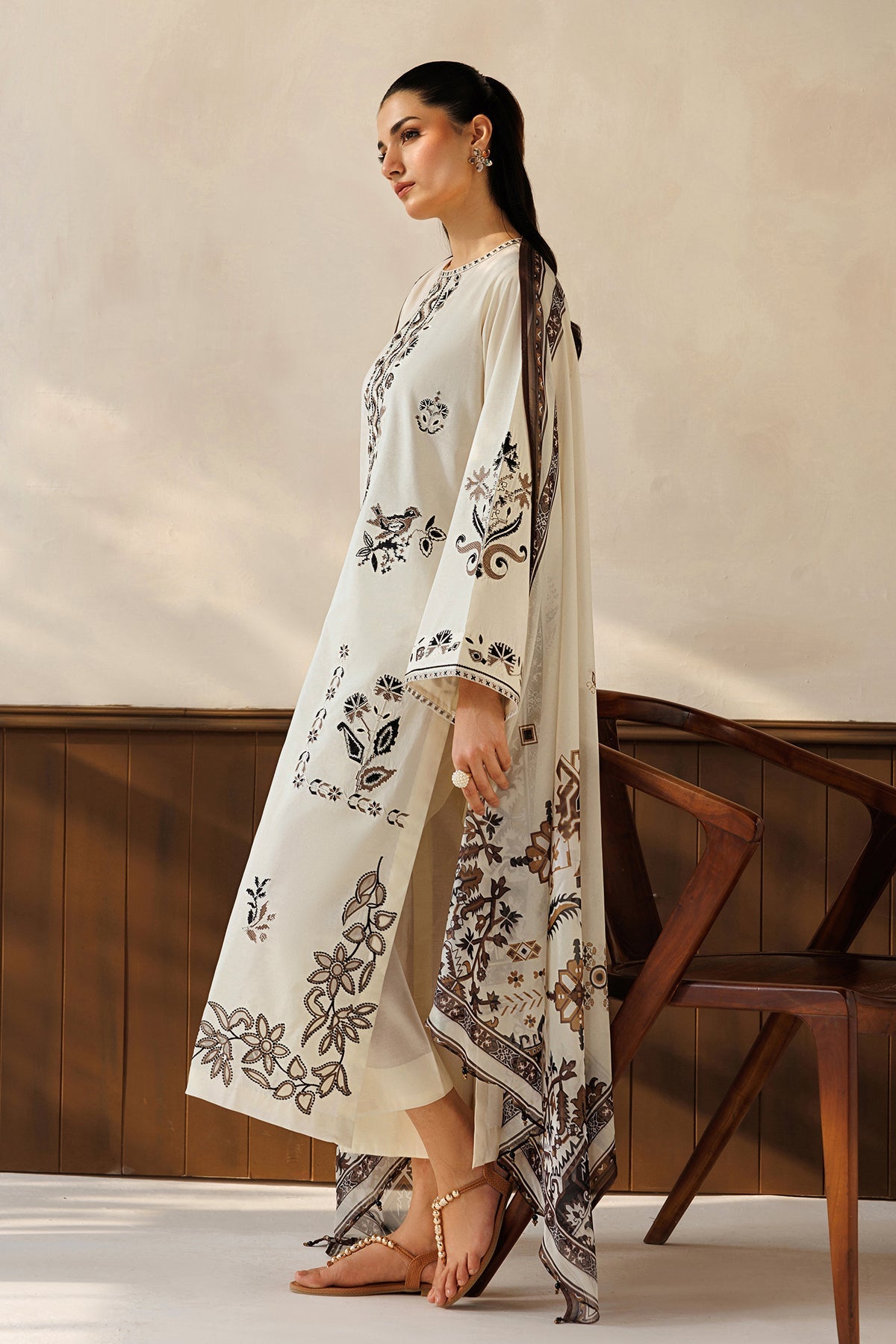 EMBROIDERED SELF JAQUARD LAWN UF-4504
