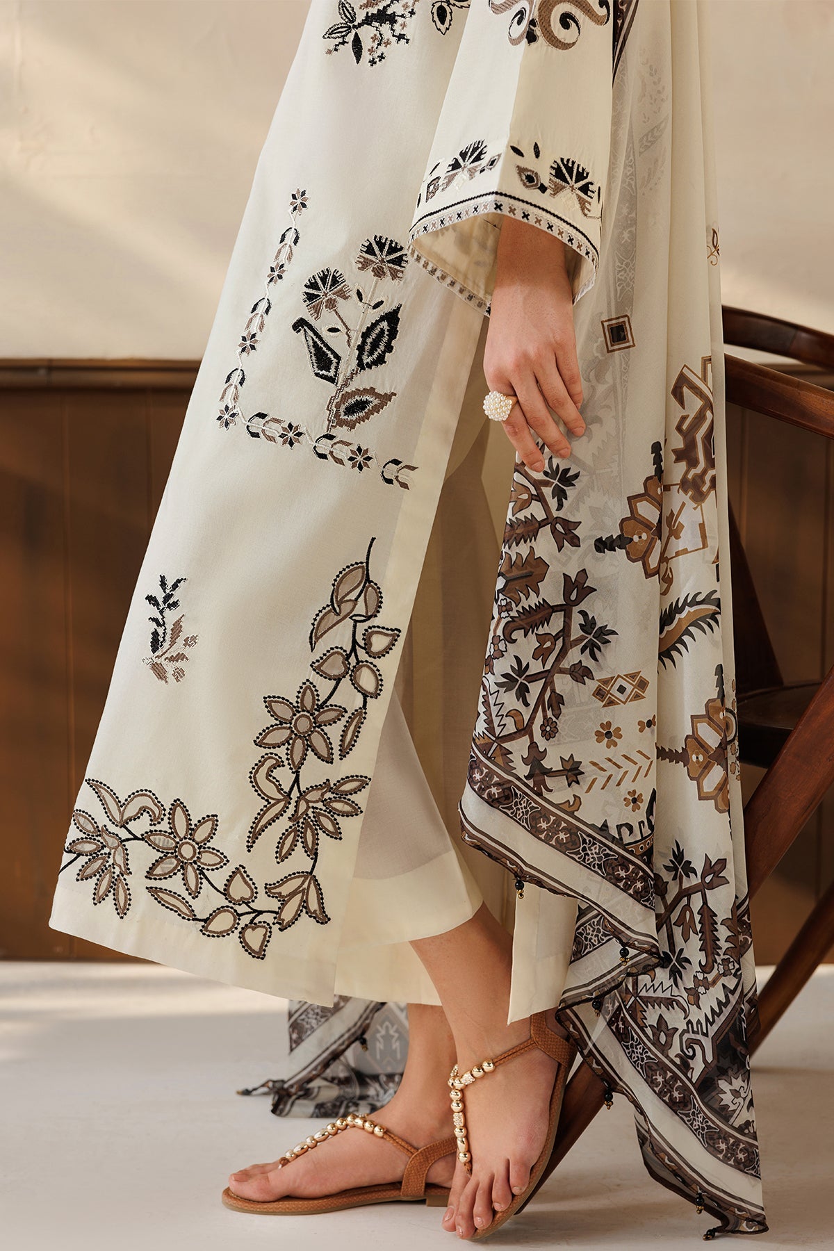 EMBROIDERED SELF JAQUARD LAWN SF-4504