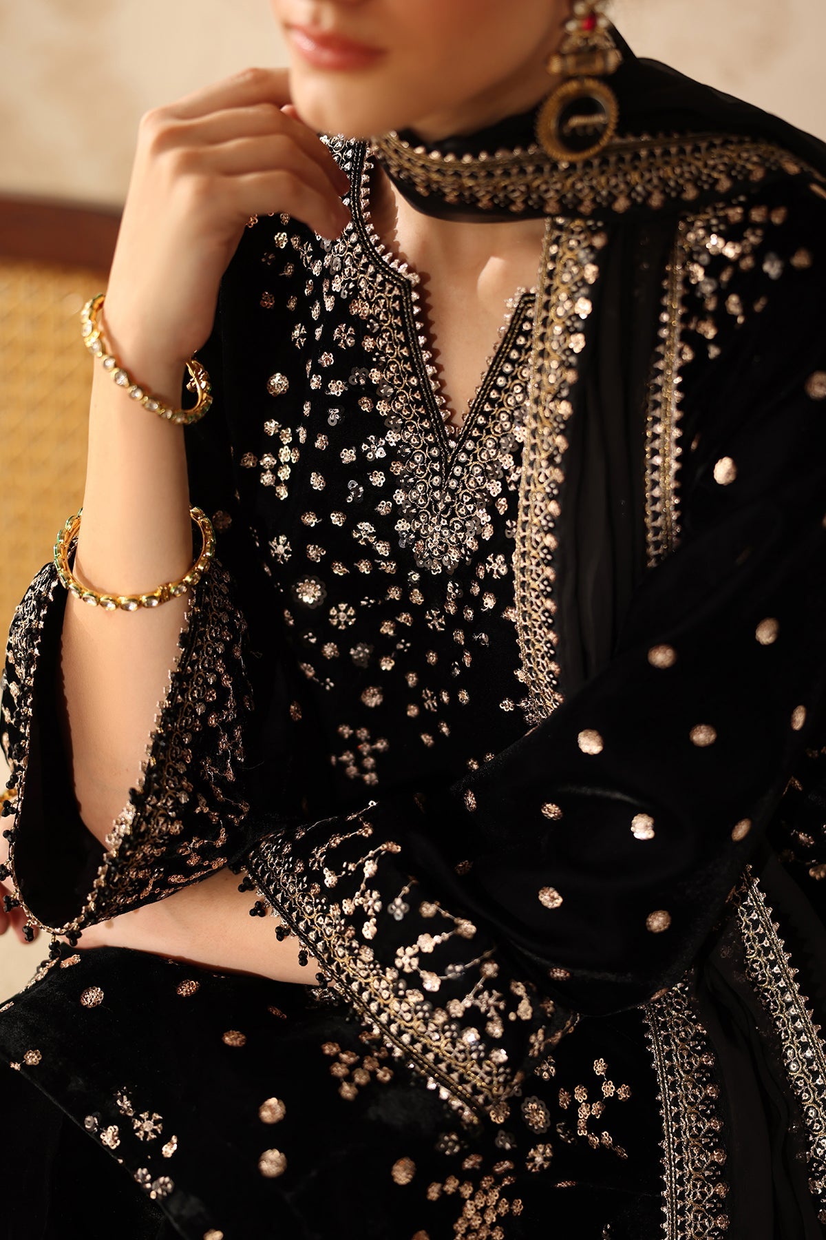 EMBROIDERED VELVET SF-4316