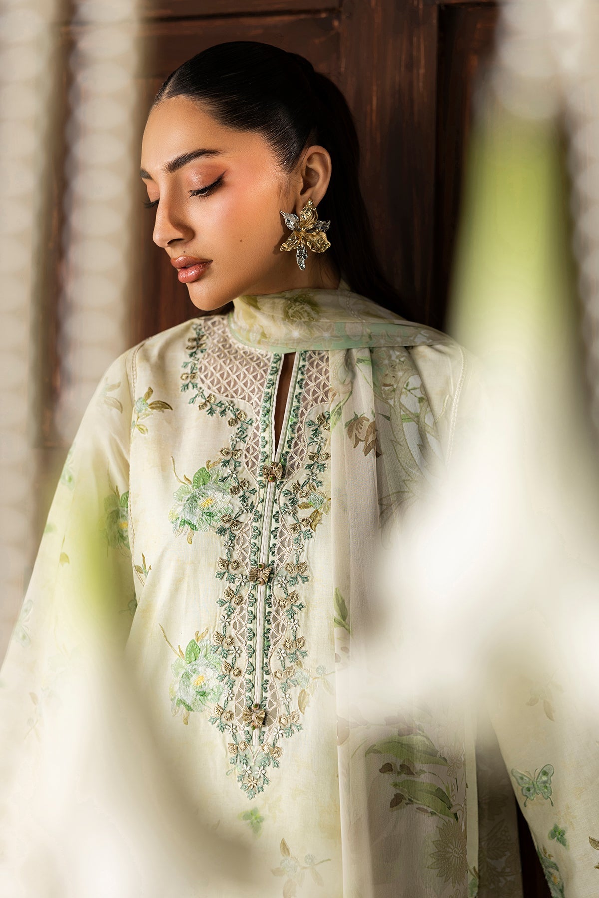 EMBROIDERED LAWN SF-4420