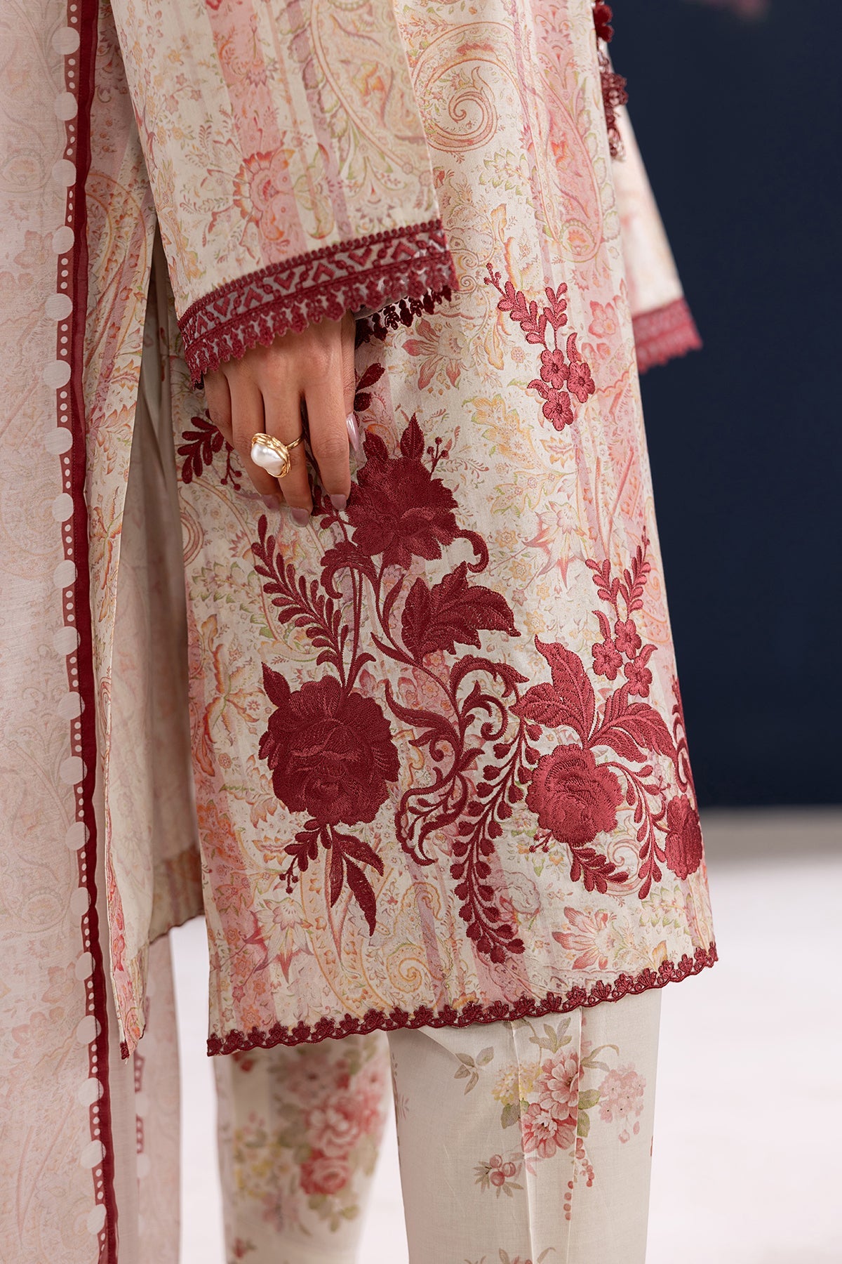 EMBROIDERED LAWN SF-4457