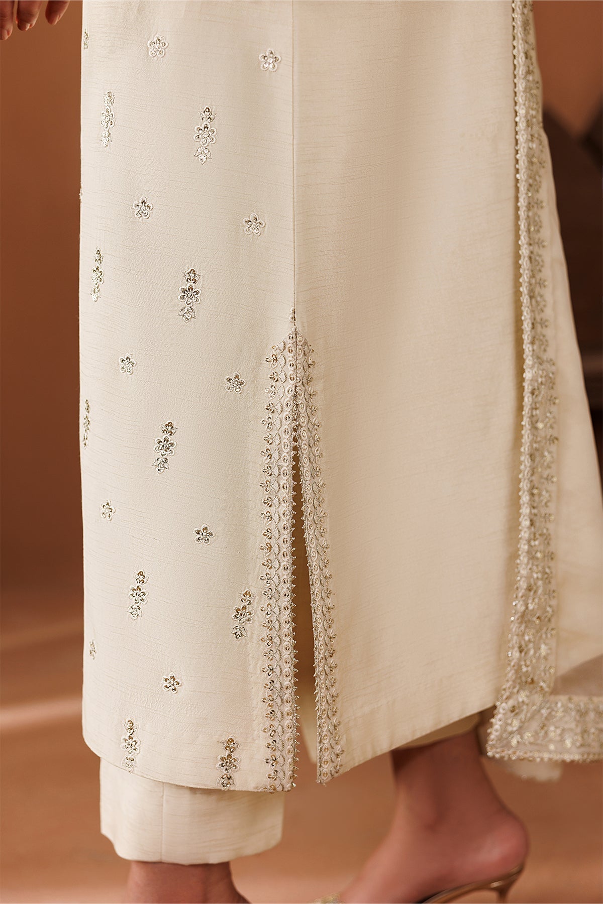EMBROIDERED RAW SILK UF-4434