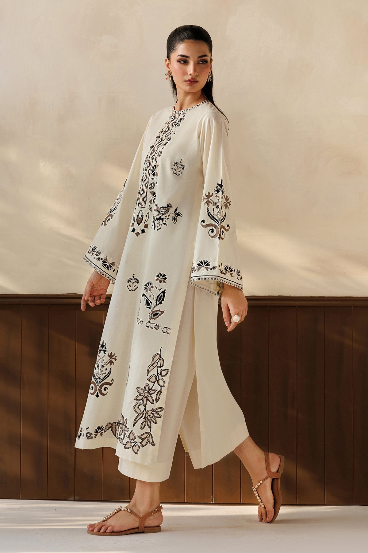 EMBROIDERED SELF JAQUARD LAWN UF-4504