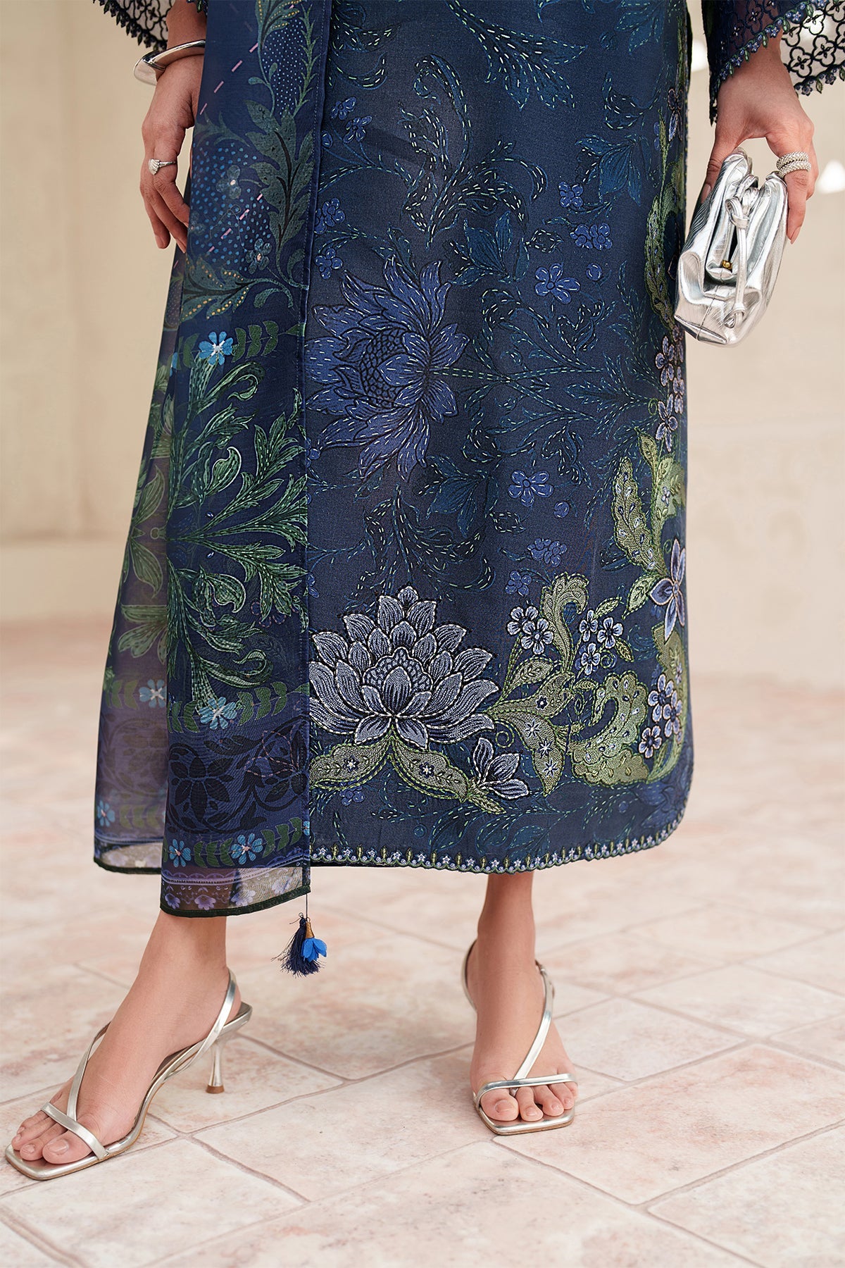 EMBROIDERED LAWN UF-4404