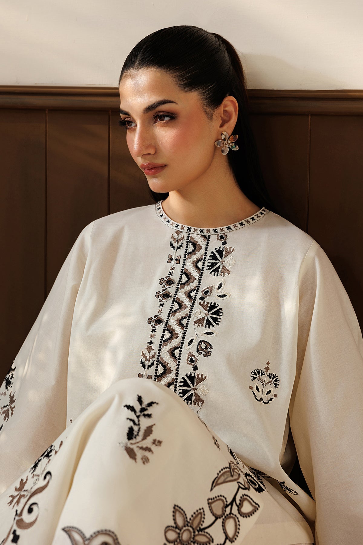 EMBROIDERED SELF JAQUARD LAWN SF-4504