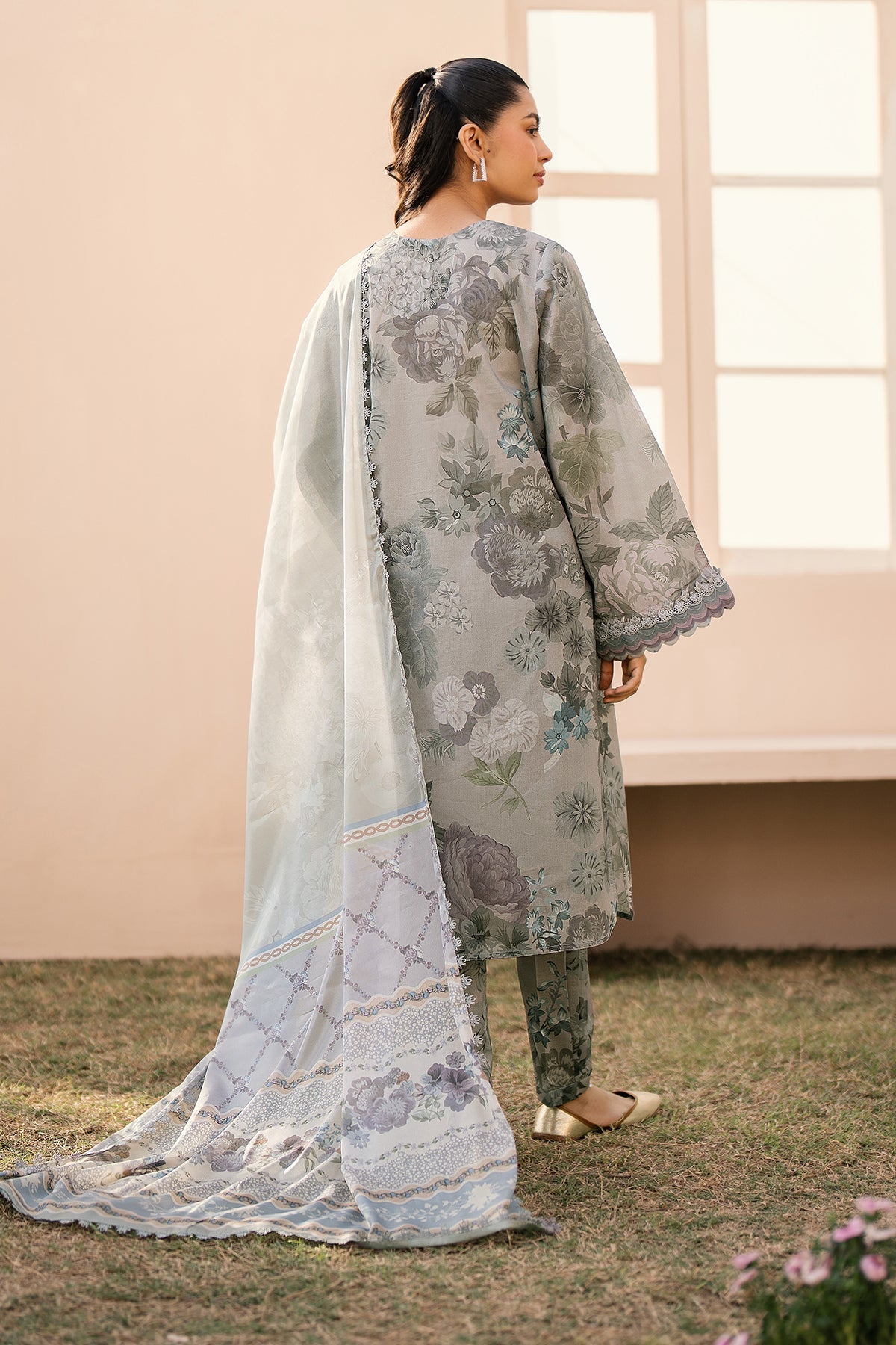 EMBROIDERED PRINTED LAWN UF-605