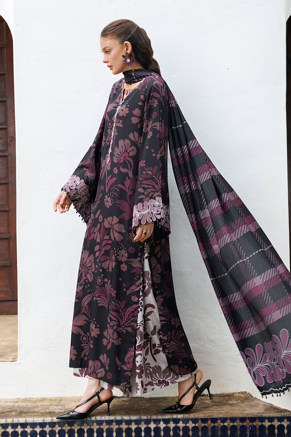 EMBROIDERED VISCOSE SILK SF-4587