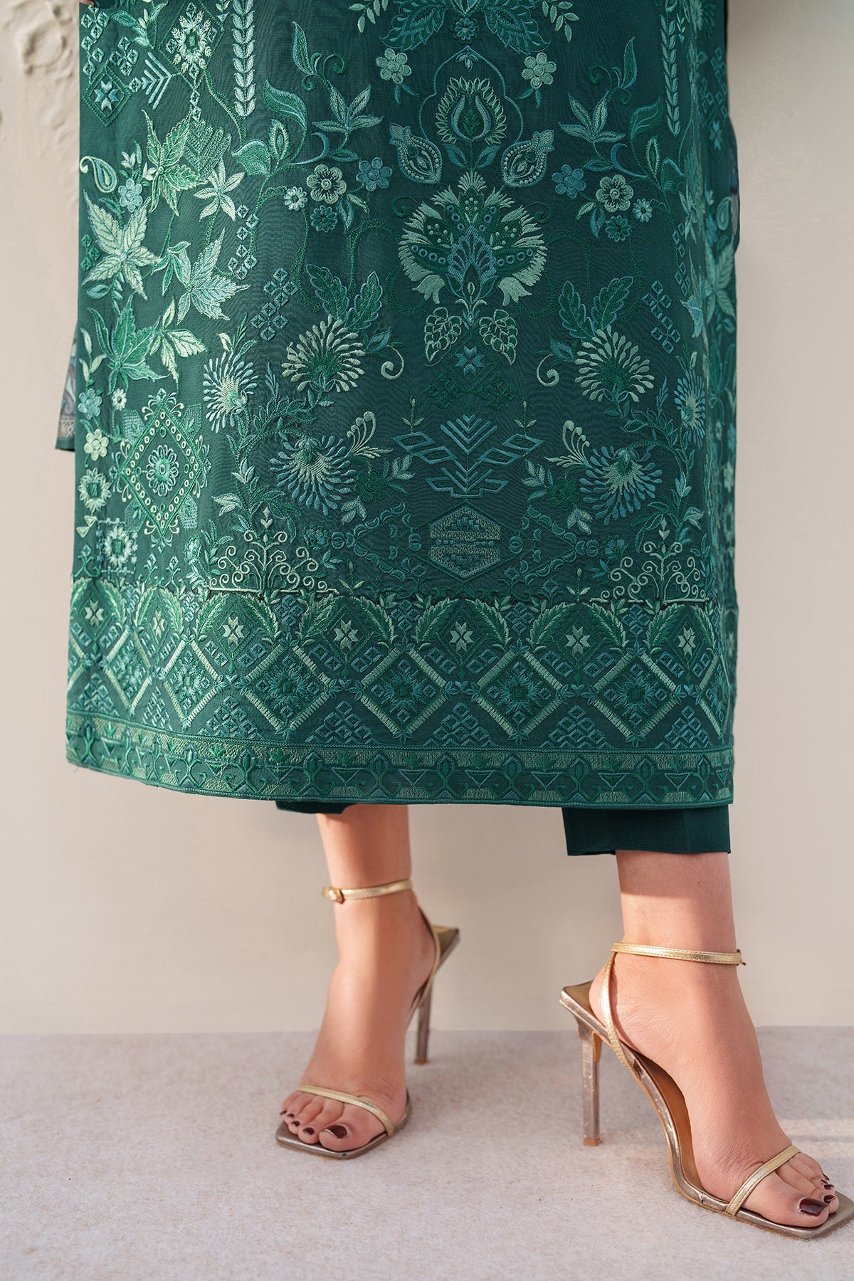 EMBROIDERED RAW SILK SF-4383